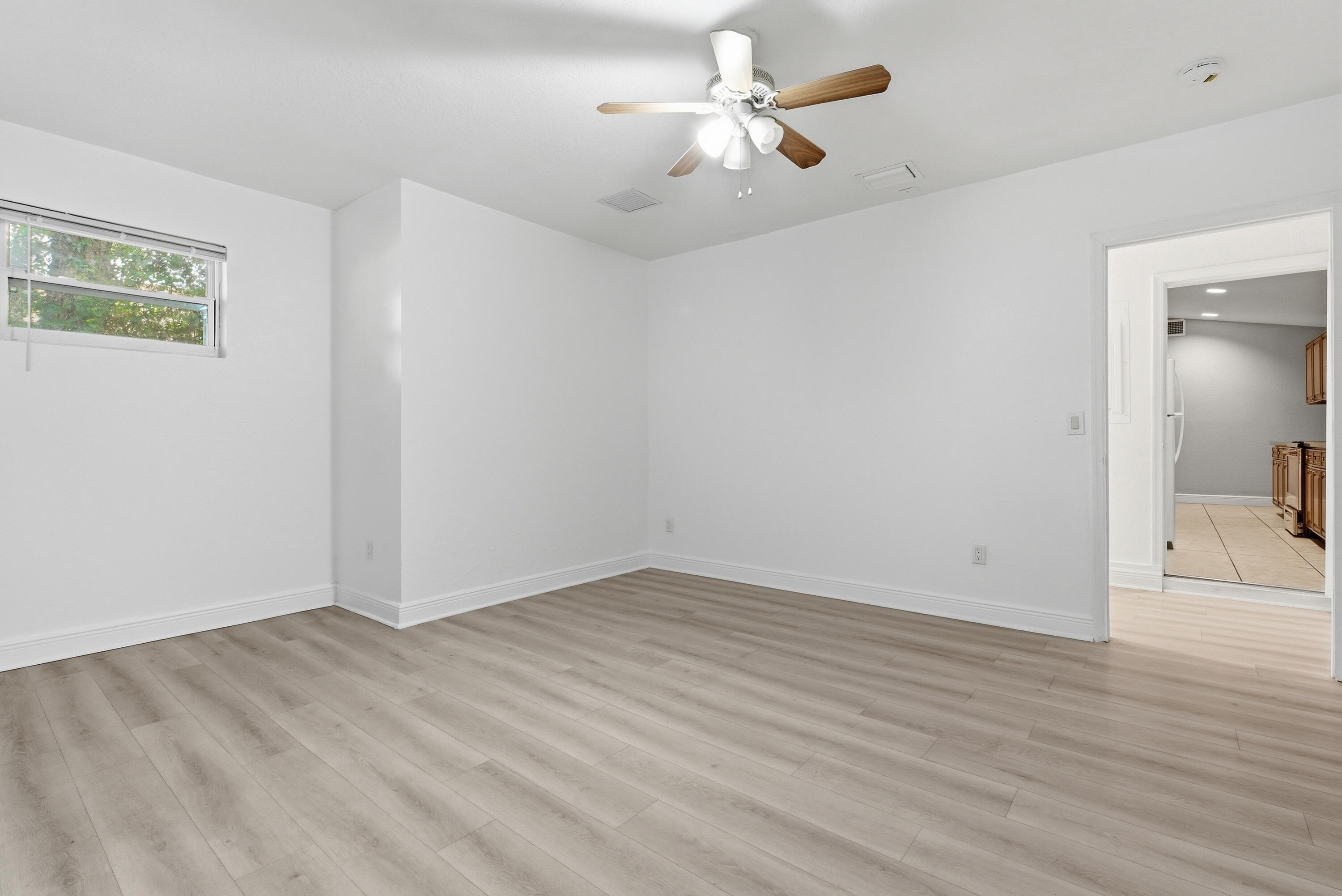 SUGAR POND MANOR OF WELLINGTON - Residential Lease