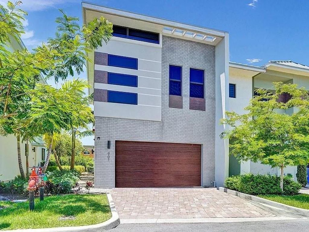 Photo of 901 NW 45th Terrace #1, Plantation, FL 33317 (MLS # F10466432)
