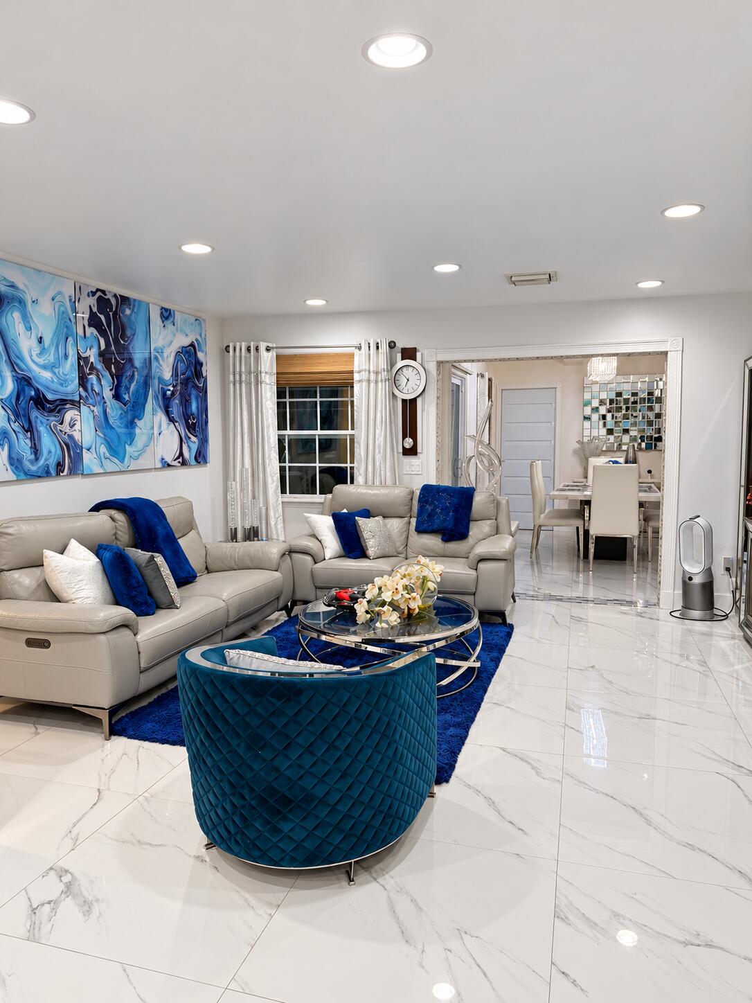 692 HARTH Drive