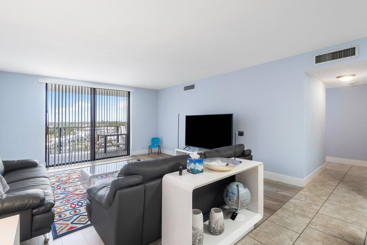 1200 Marine Way 915 (Ph7)