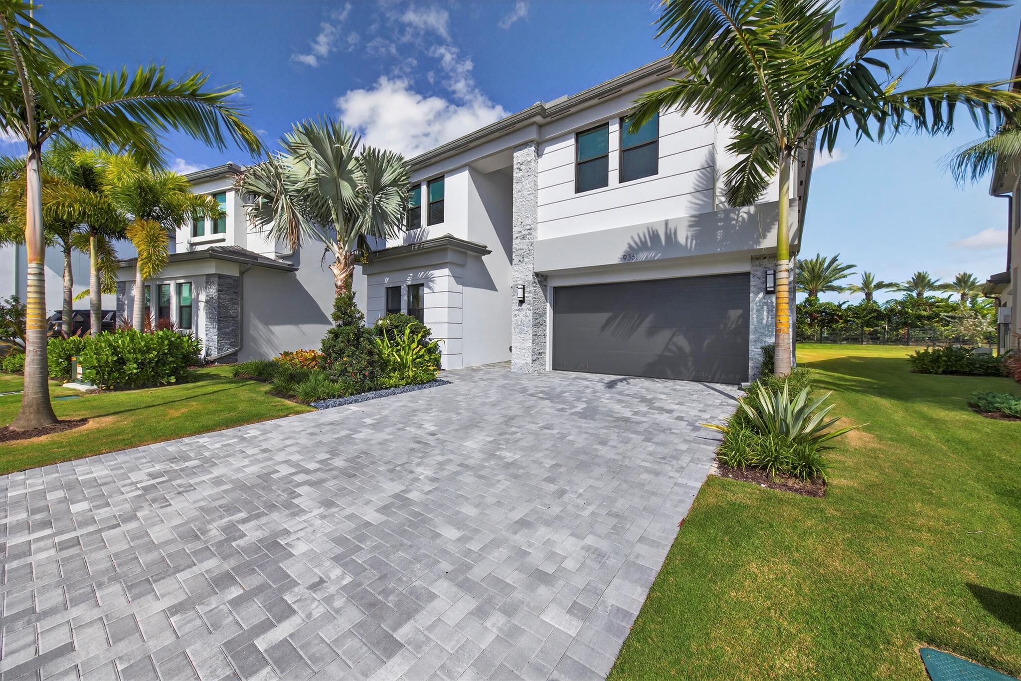 LOTUS EDGE JOHNS WEST PUD - Residential Lease