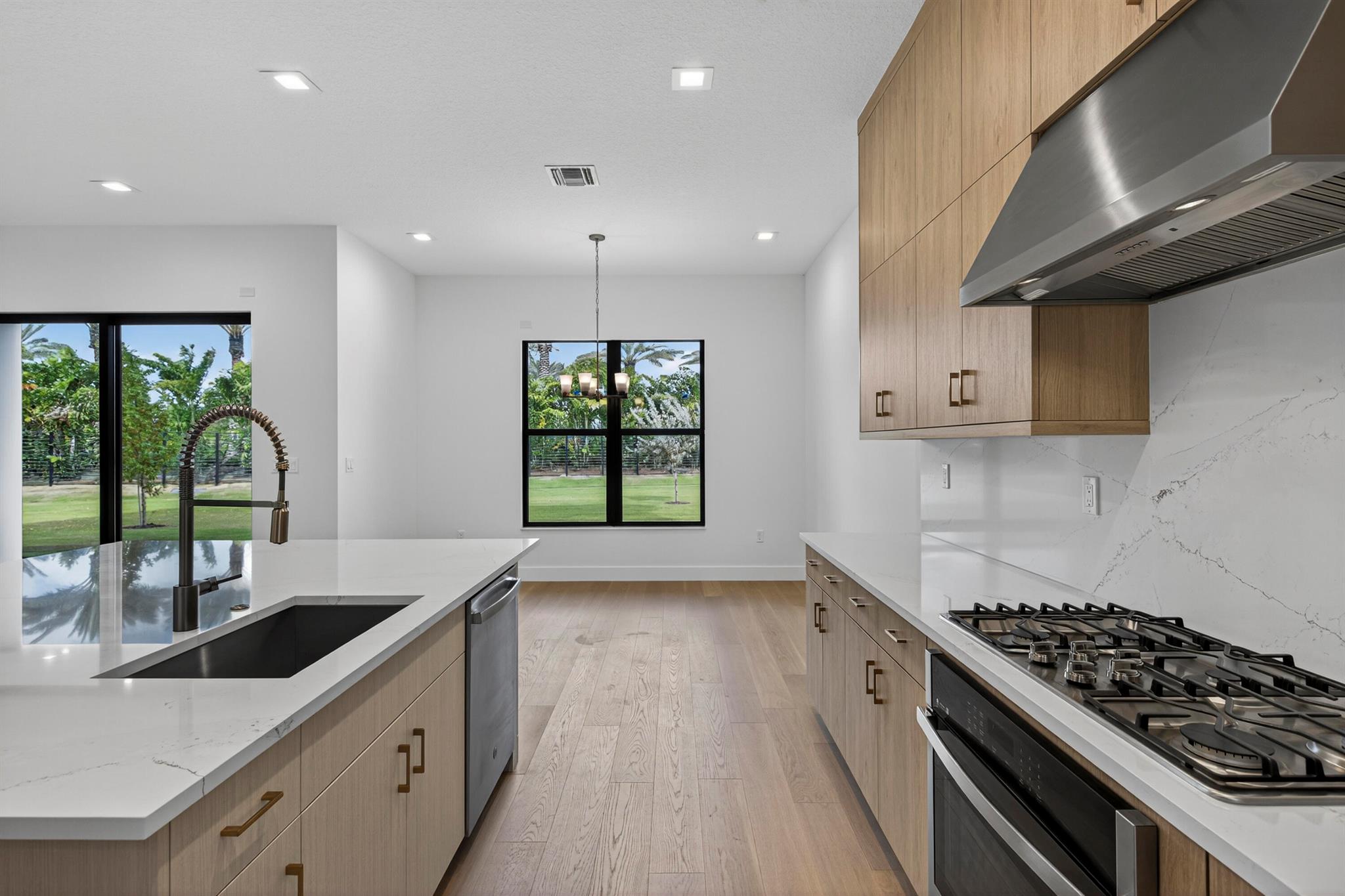 LOTUS EDGE JOHNS WEST PUD - Residential Lease