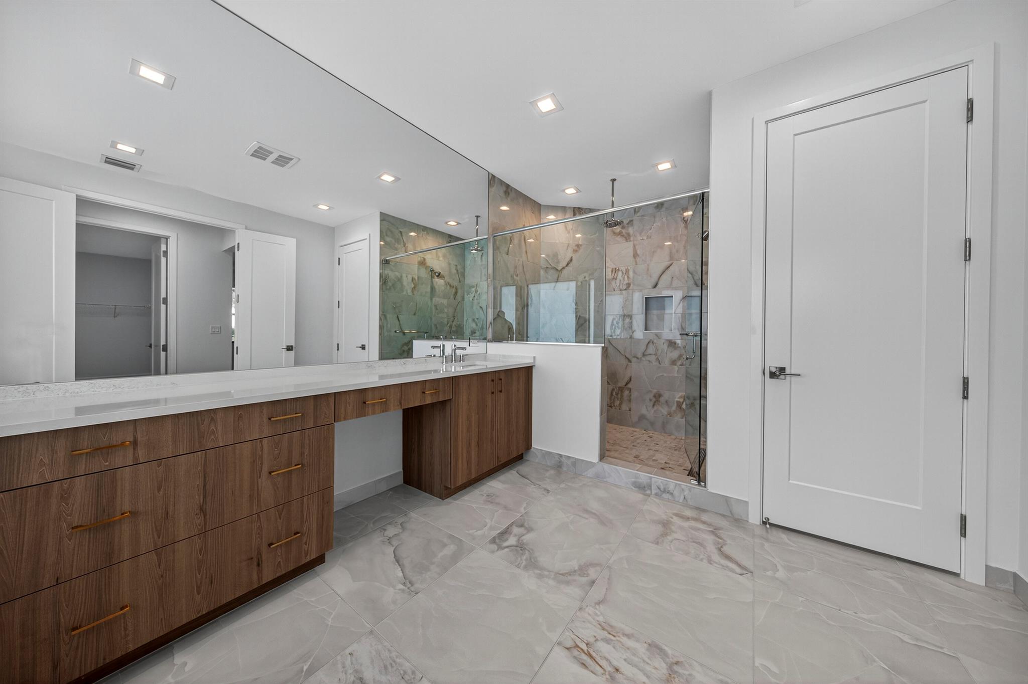 LOTUS EDGE JOHNS WEST PUD - Residential Lease