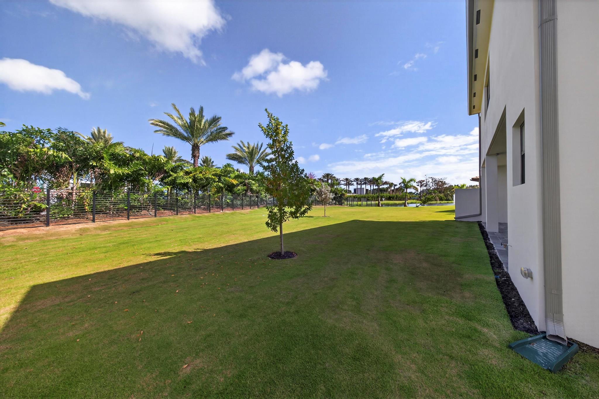 LOTUS EDGE JOHNS WEST PUD - Residential Lease