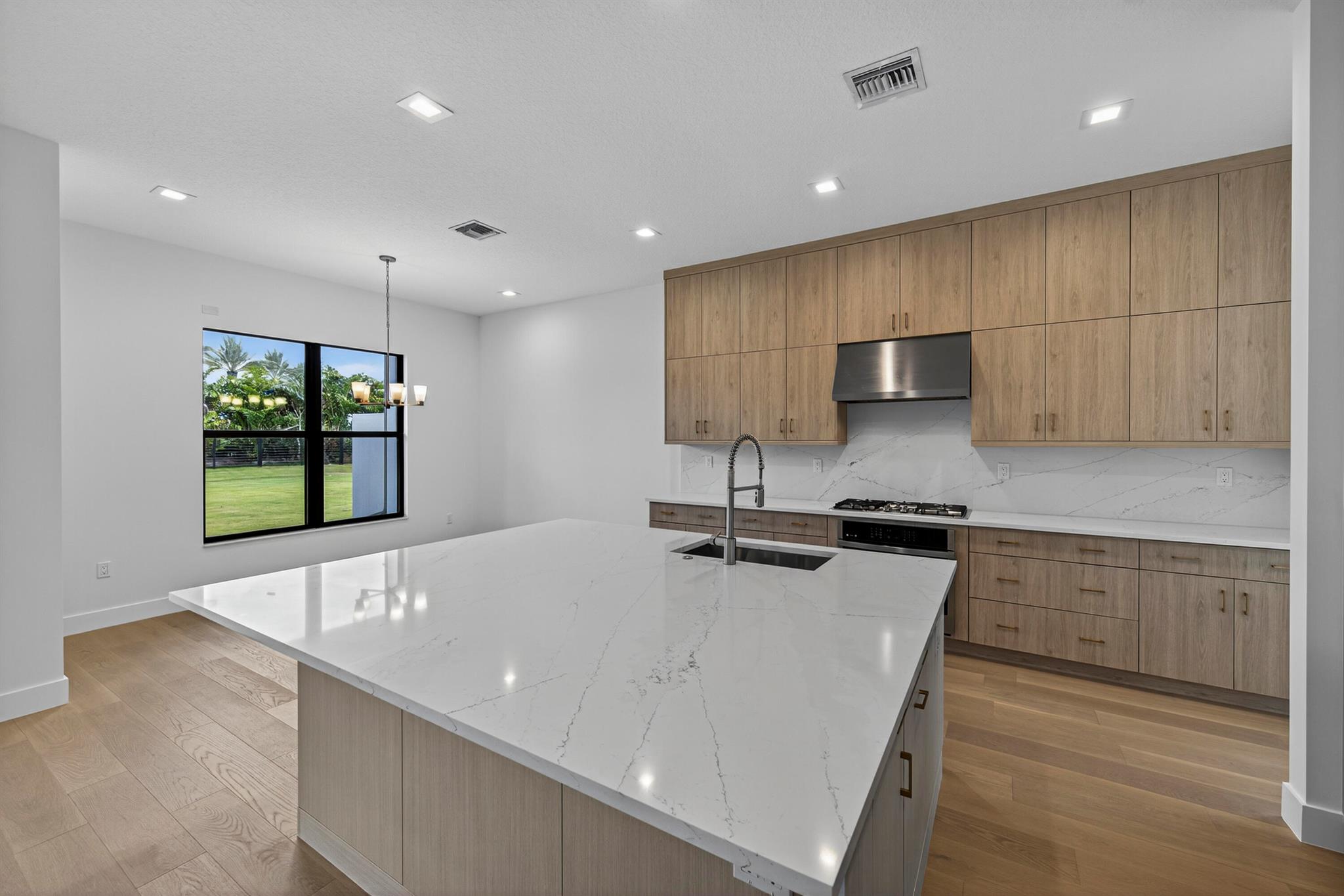 LOTUS EDGE JOHNS WEST PUD - Residential Lease