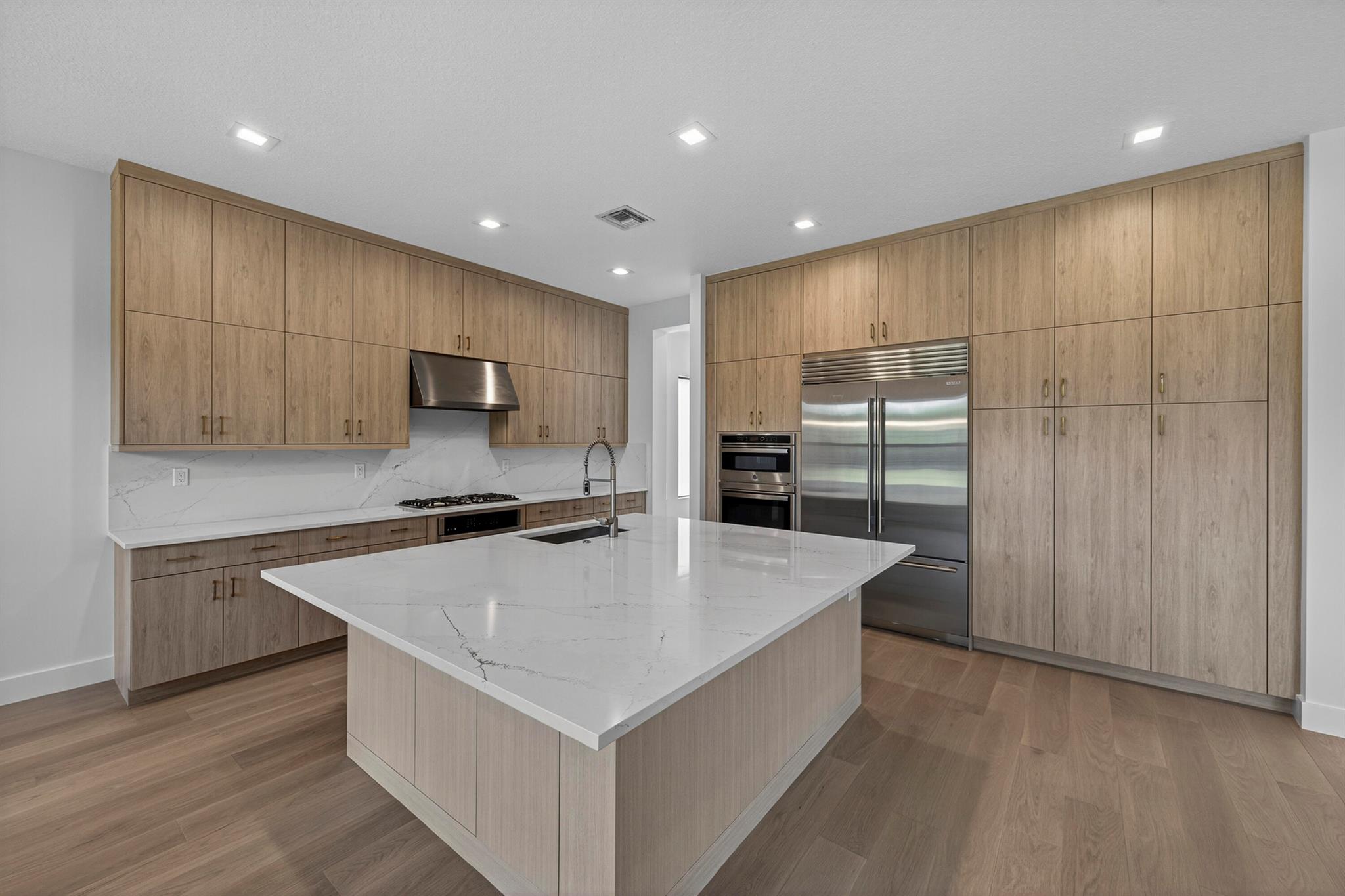 LOTUS EDGE JOHNS WEST PUD - Residential Lease