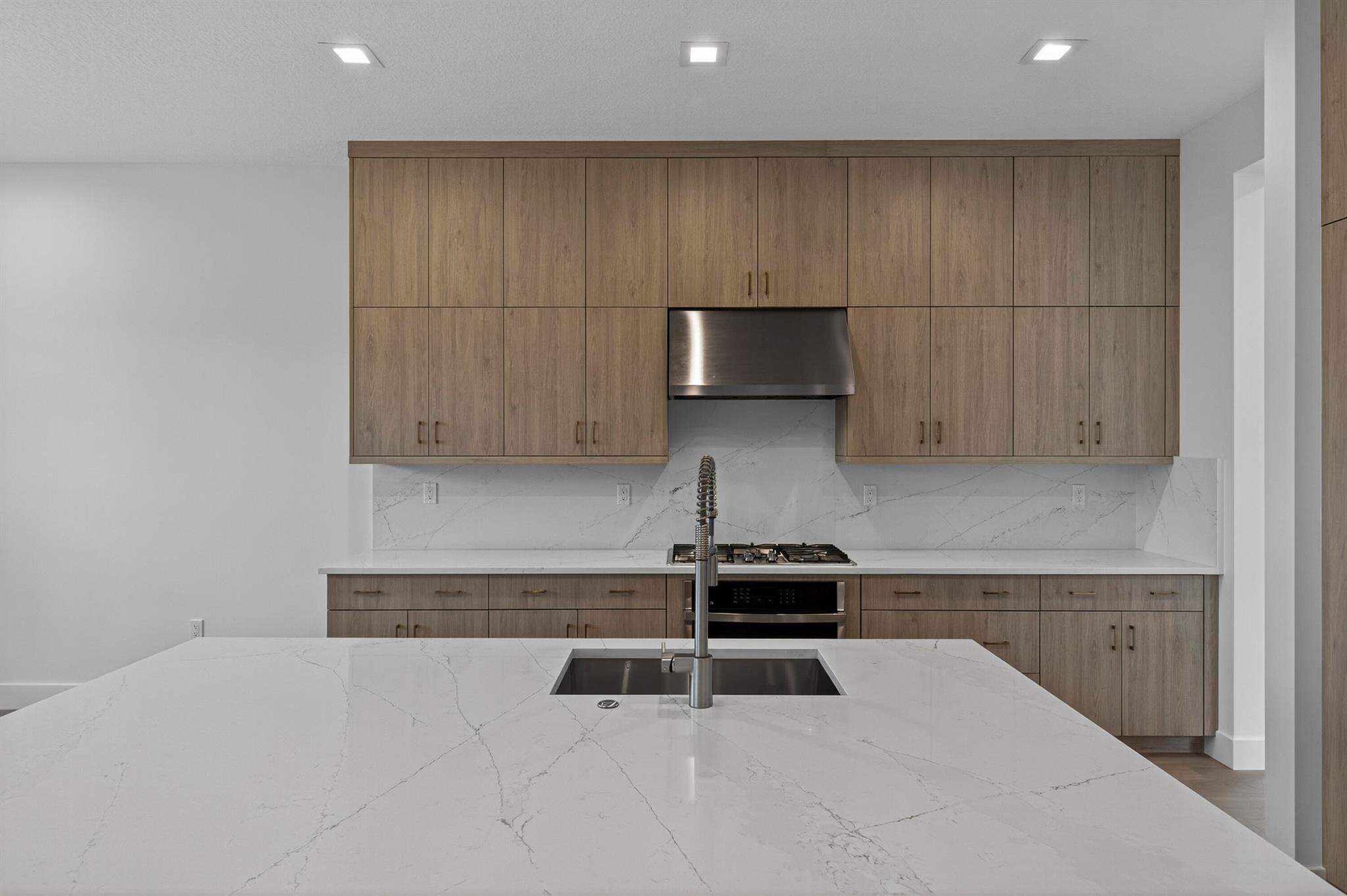 LOTUS EDGE JOHNS WEST PUD - Residential Lease