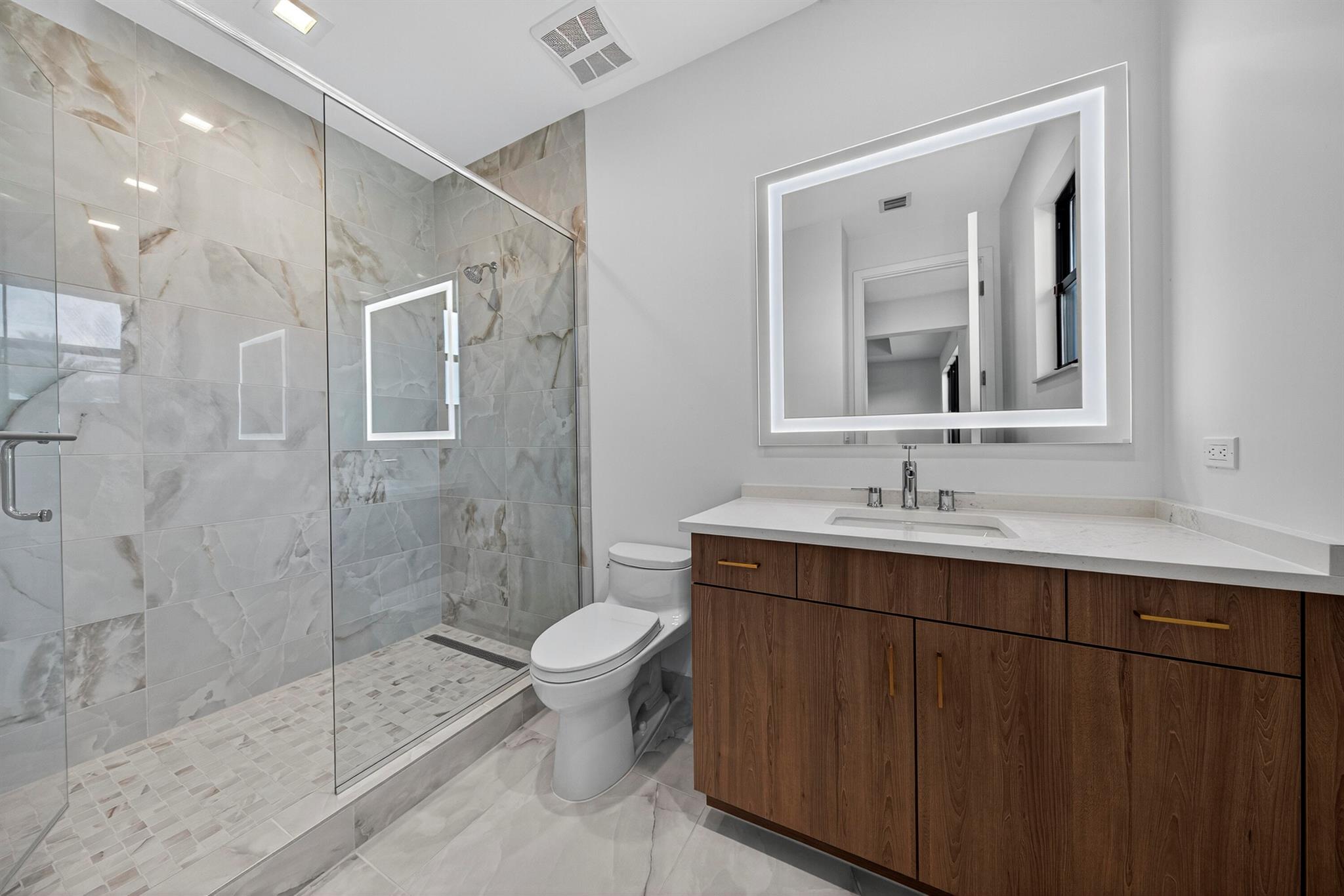 LOTUS EDGE JOHNS WEST PUD - Residential Lease