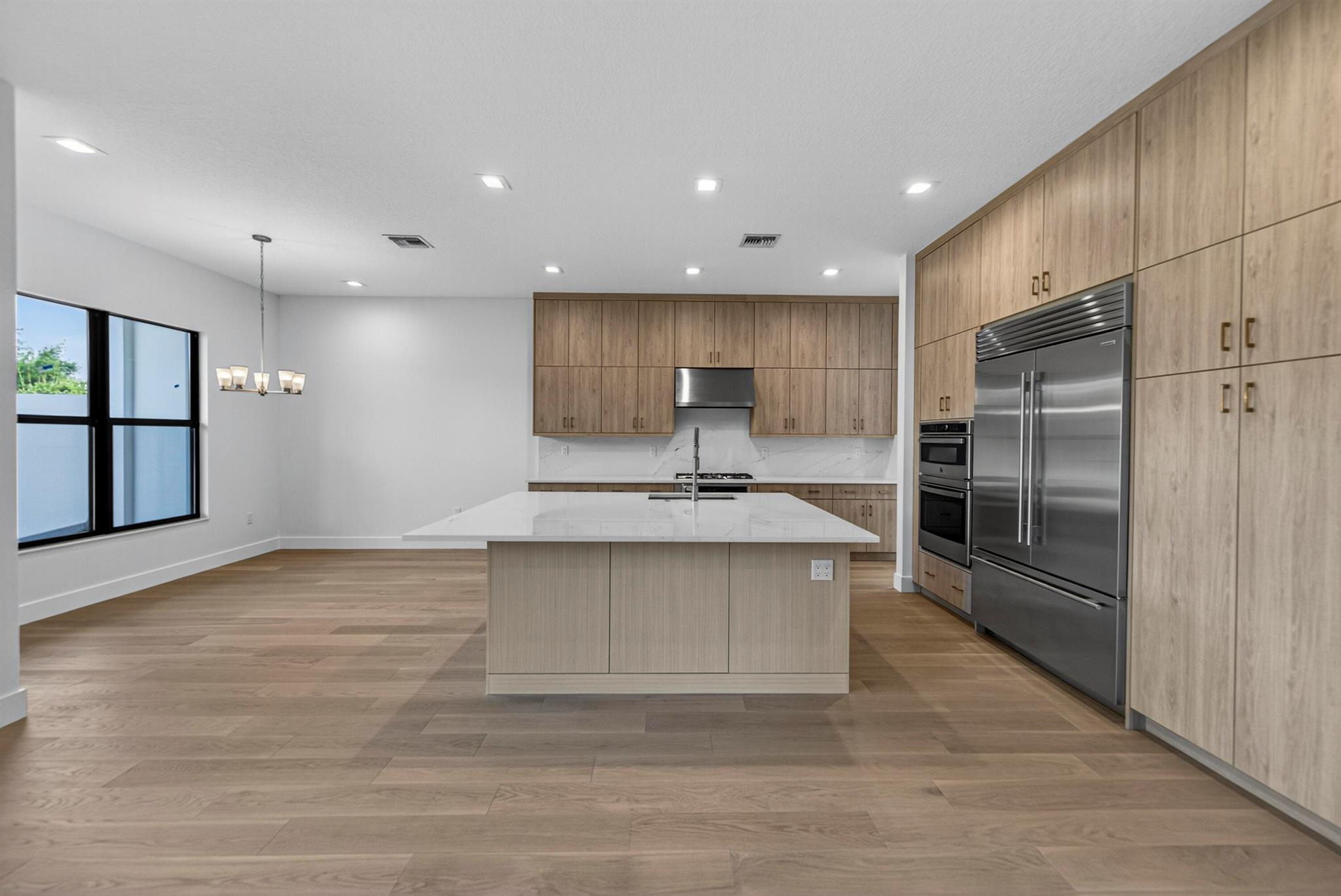 LOTUS EDGE JOHNS WEST PUD - Residential Lease
