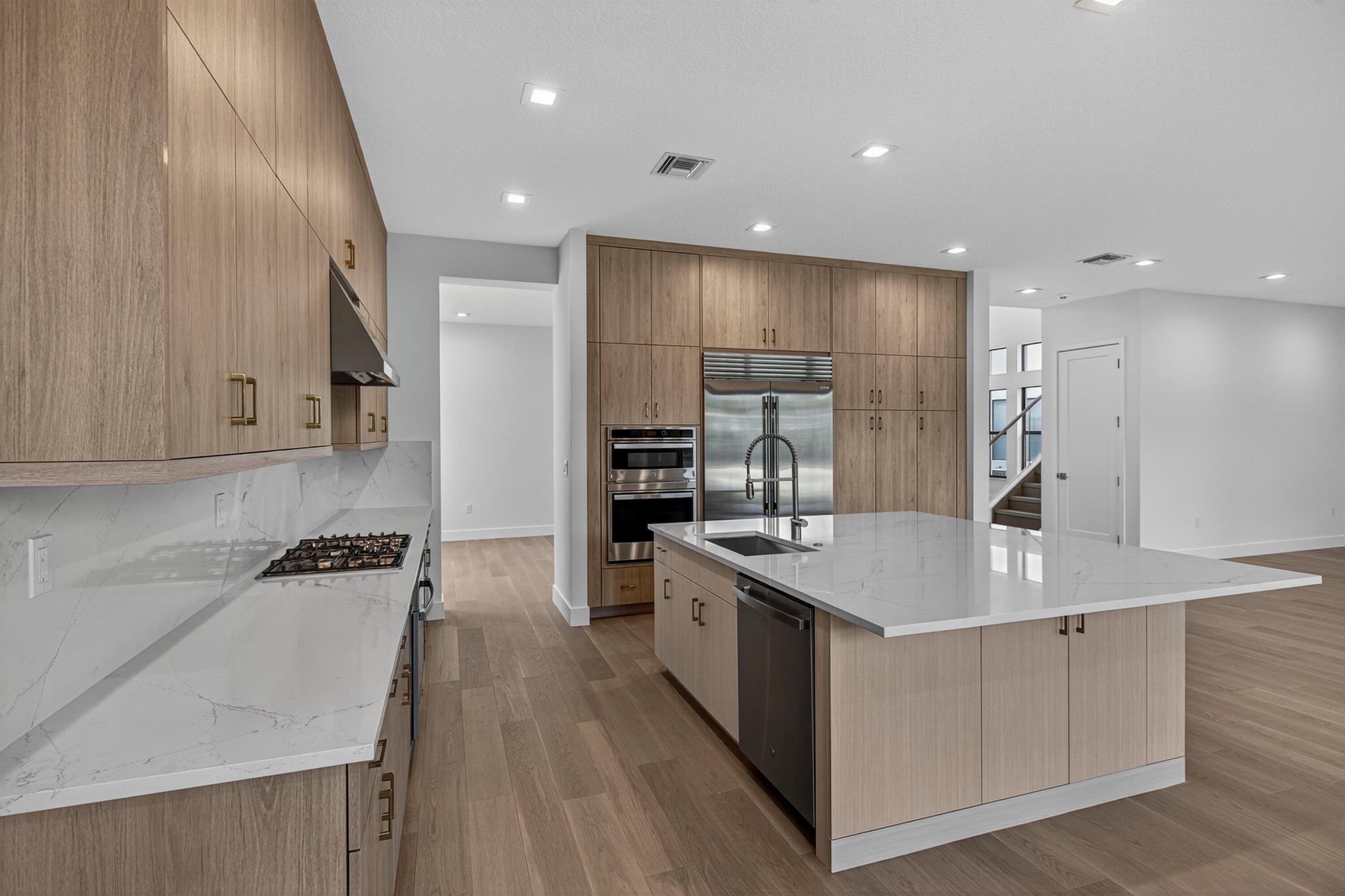 LOTUS EDGE JOHNS WEST PUD - Residential Lease
