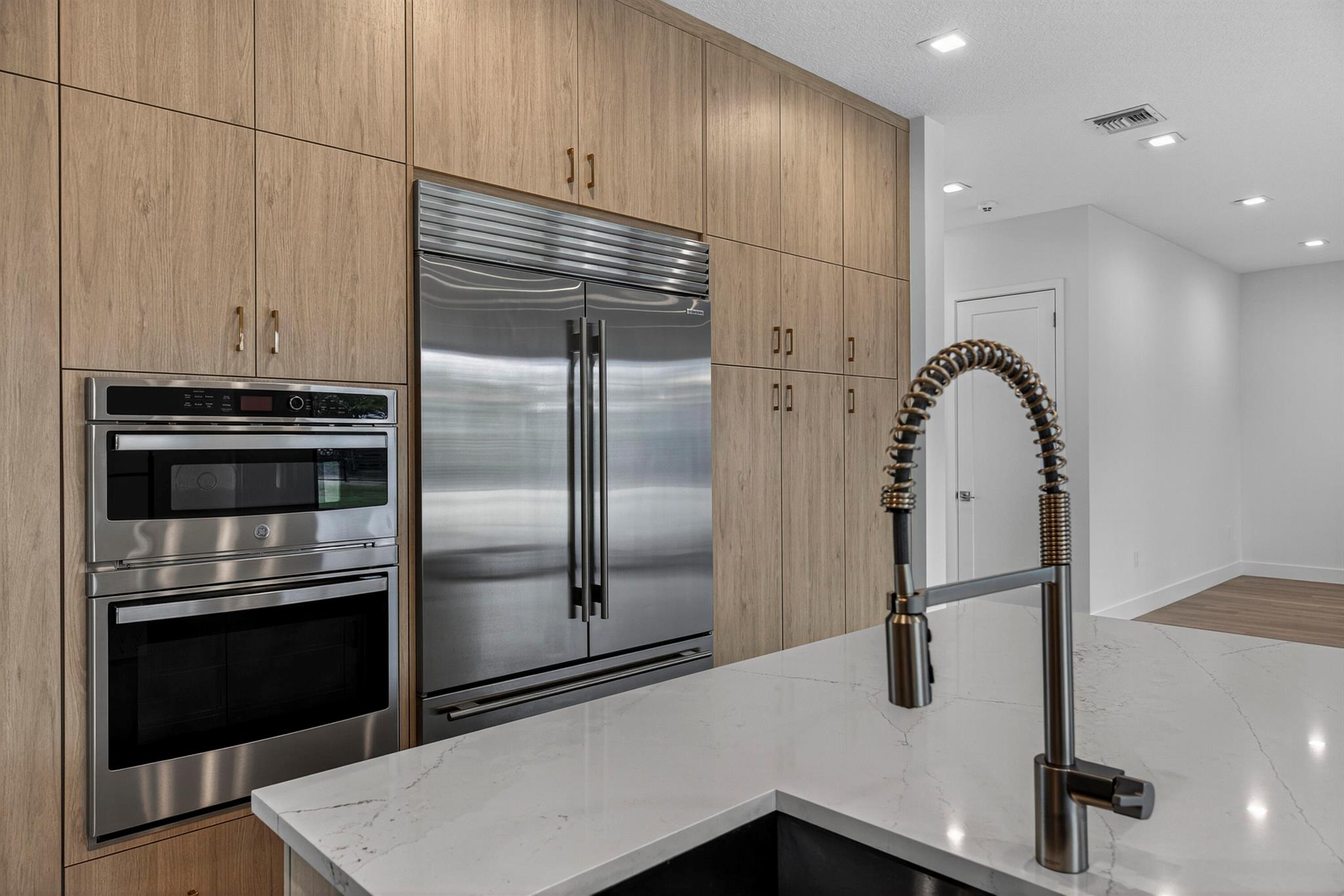 LOTUS EDGE JOHNS WEST PUD - Residential Lease