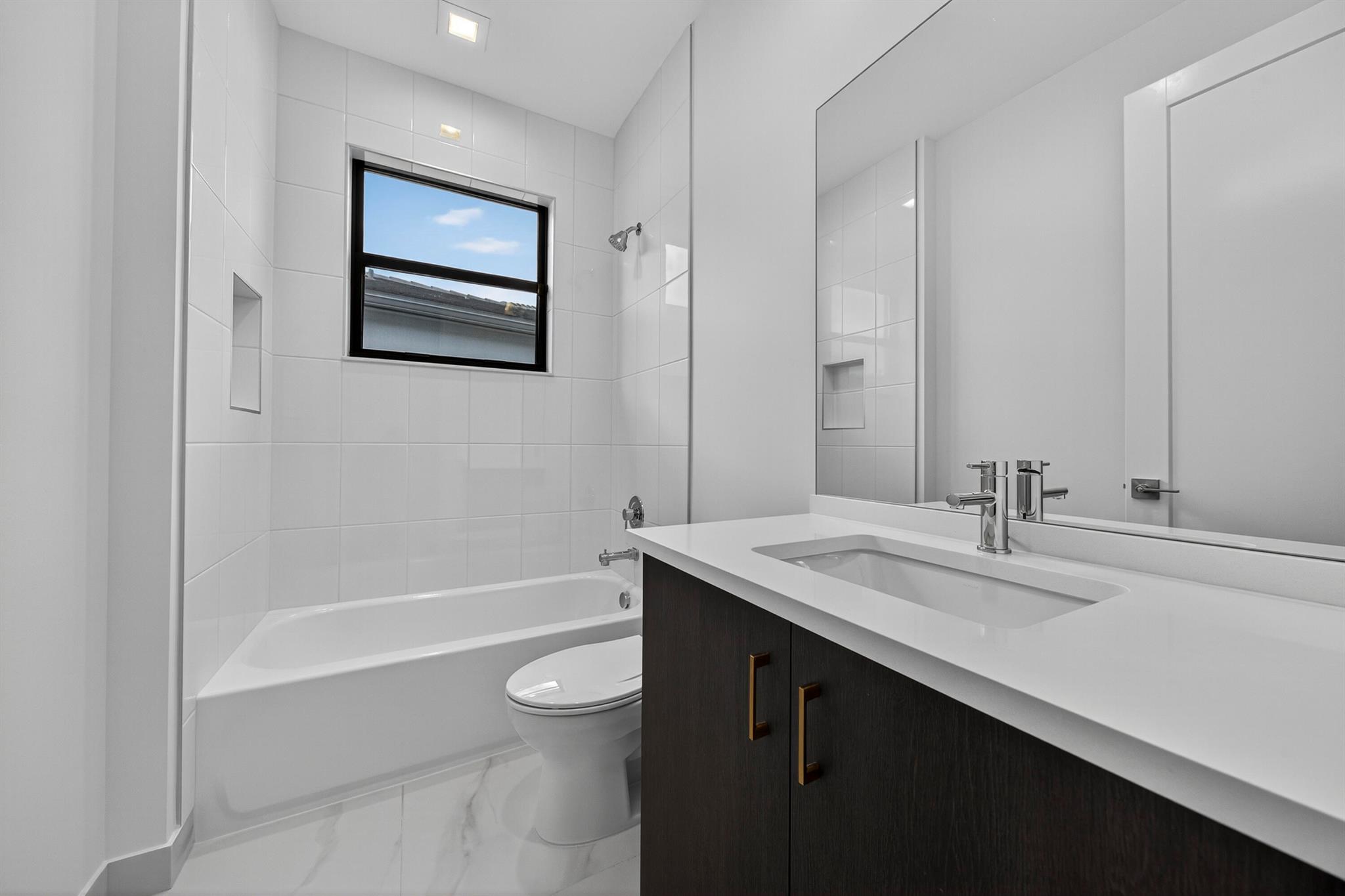 LOTUS EDGE JOHNS WEST PUD - Residential Lease