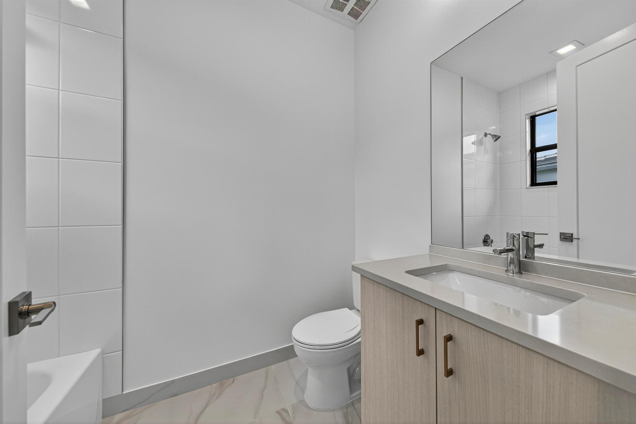 LOTUS EDGE JOHNS WEST PUD - Residential Lease