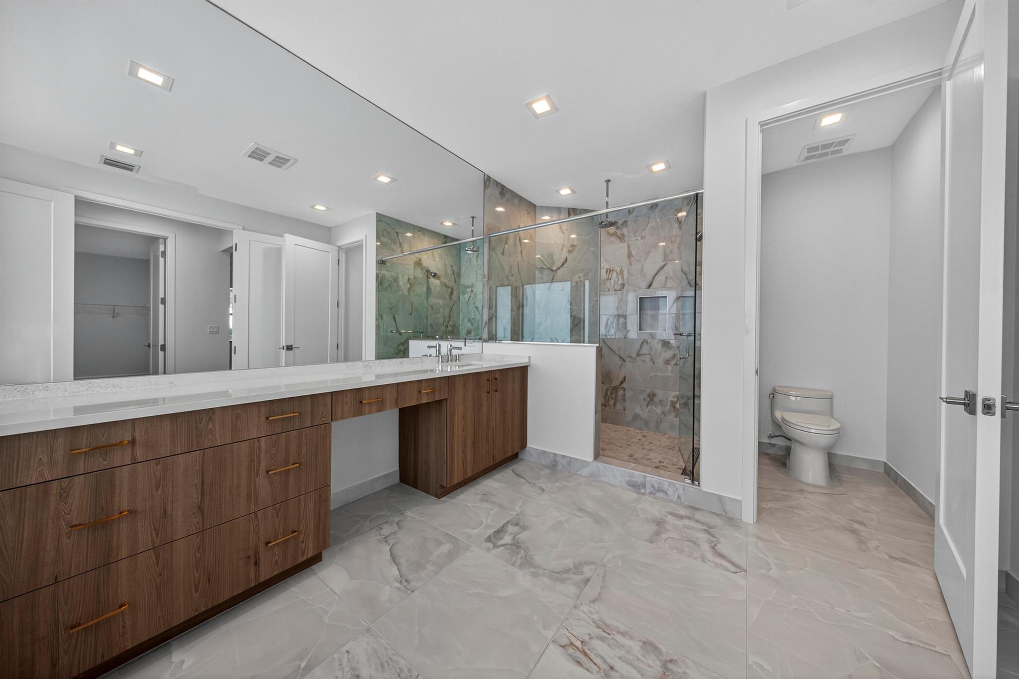 LOTUS EDGE JOHNS WEST PUD - Residential Lease