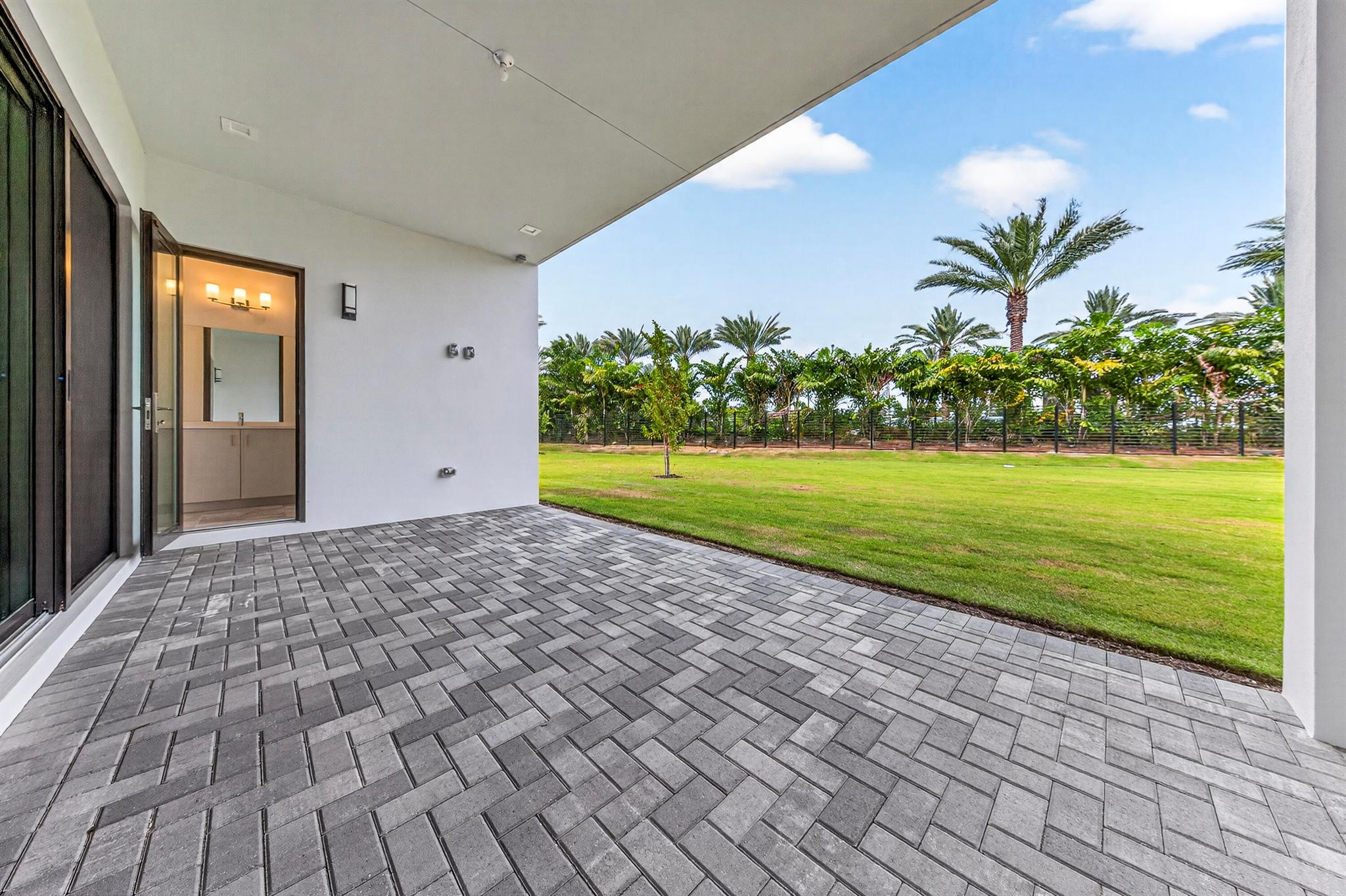 LOTUS EDGE JOHNS WEST PUD - Residential Lease