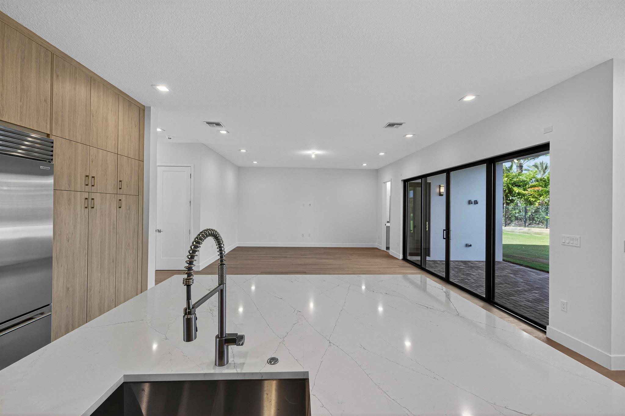 LOTUS EDGE JOHNS WEST PUD - Residential Lease