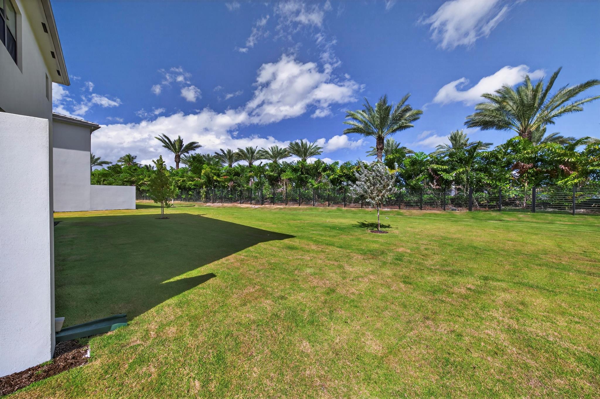 LOTUS EDGE JOHNS WEST PUD - Residential Lease
