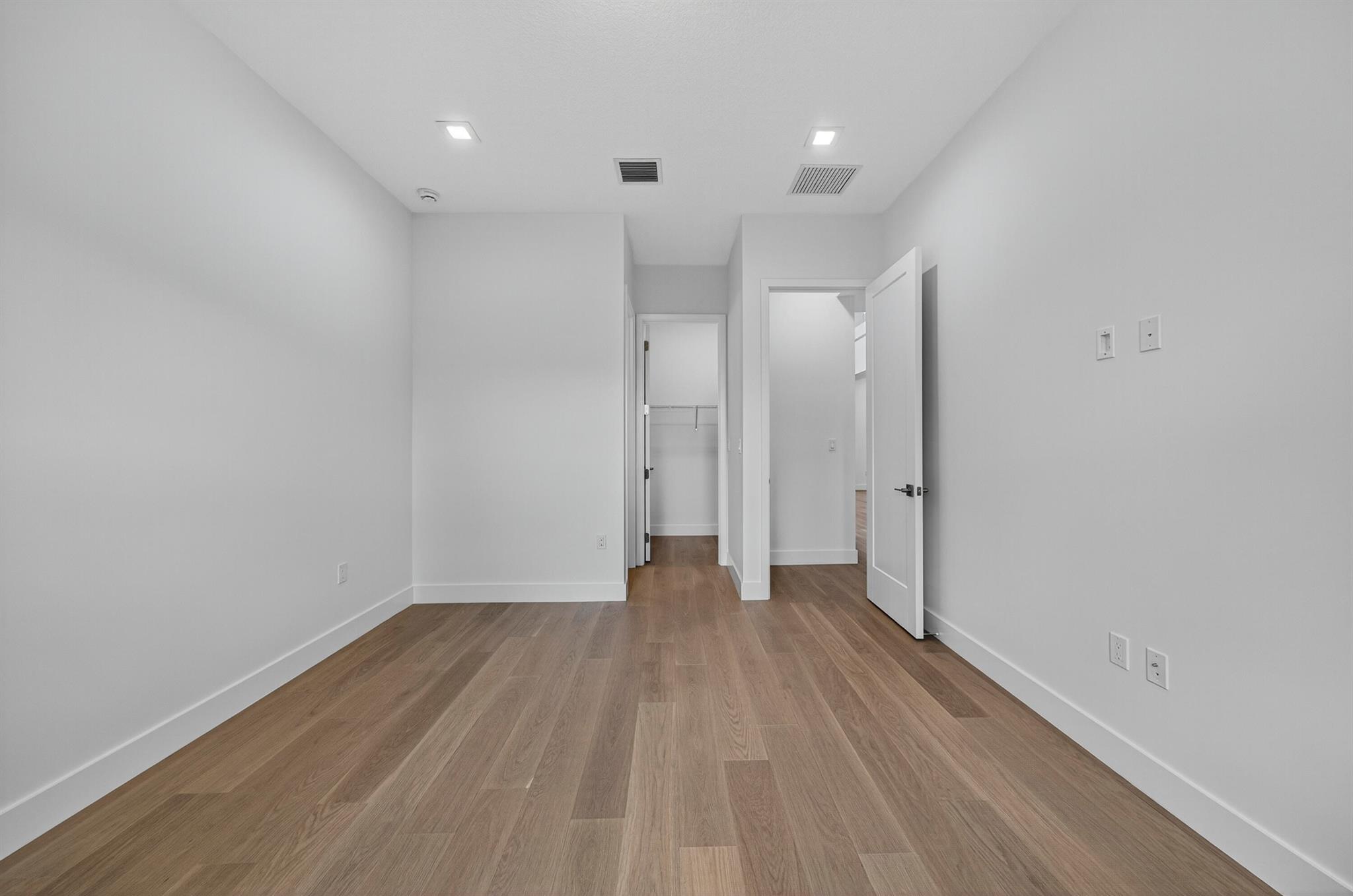 LOTUS EDGE JOHNS WEST PUD - Residential Lease