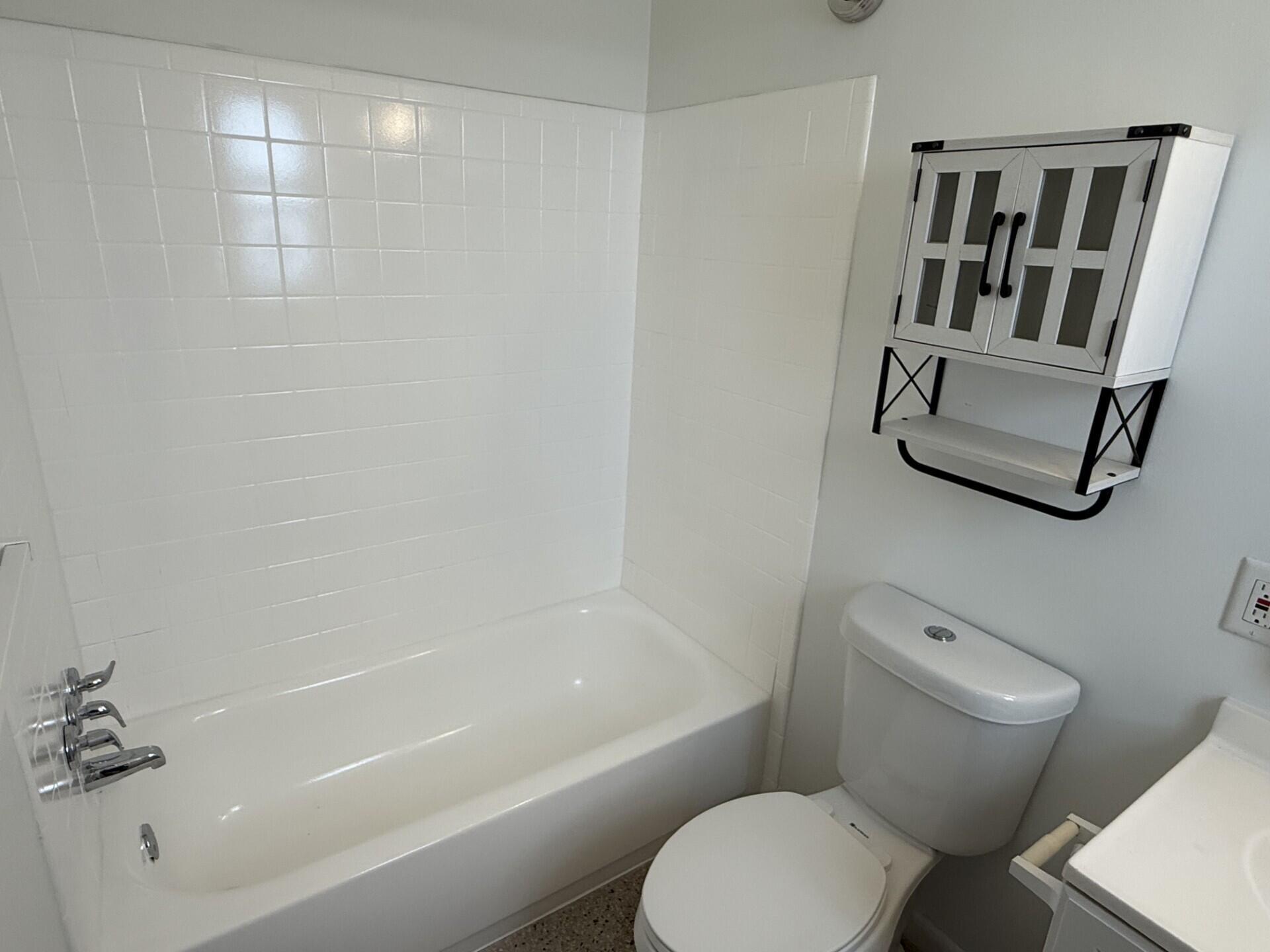 LAKE WORTH TOWN OF - Residential Lease