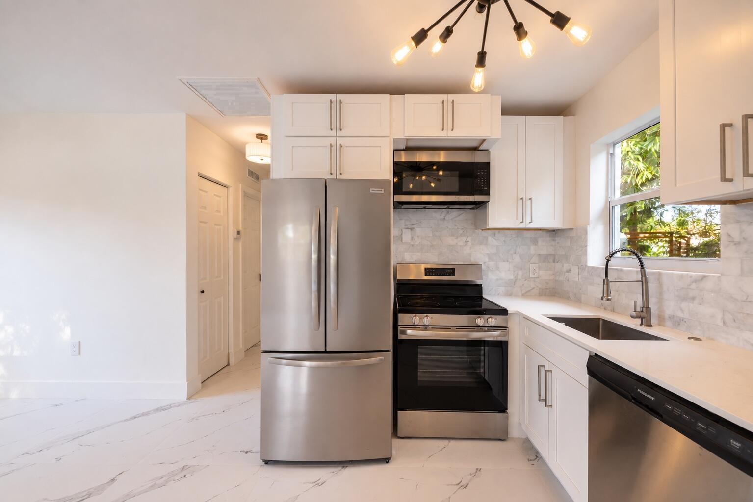 3370 NW 9th Street