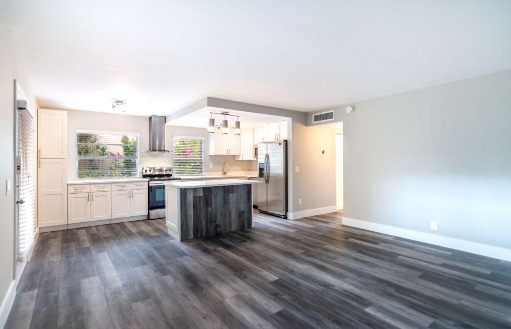 KINGS POINT CAPRI CONDOS - Residential