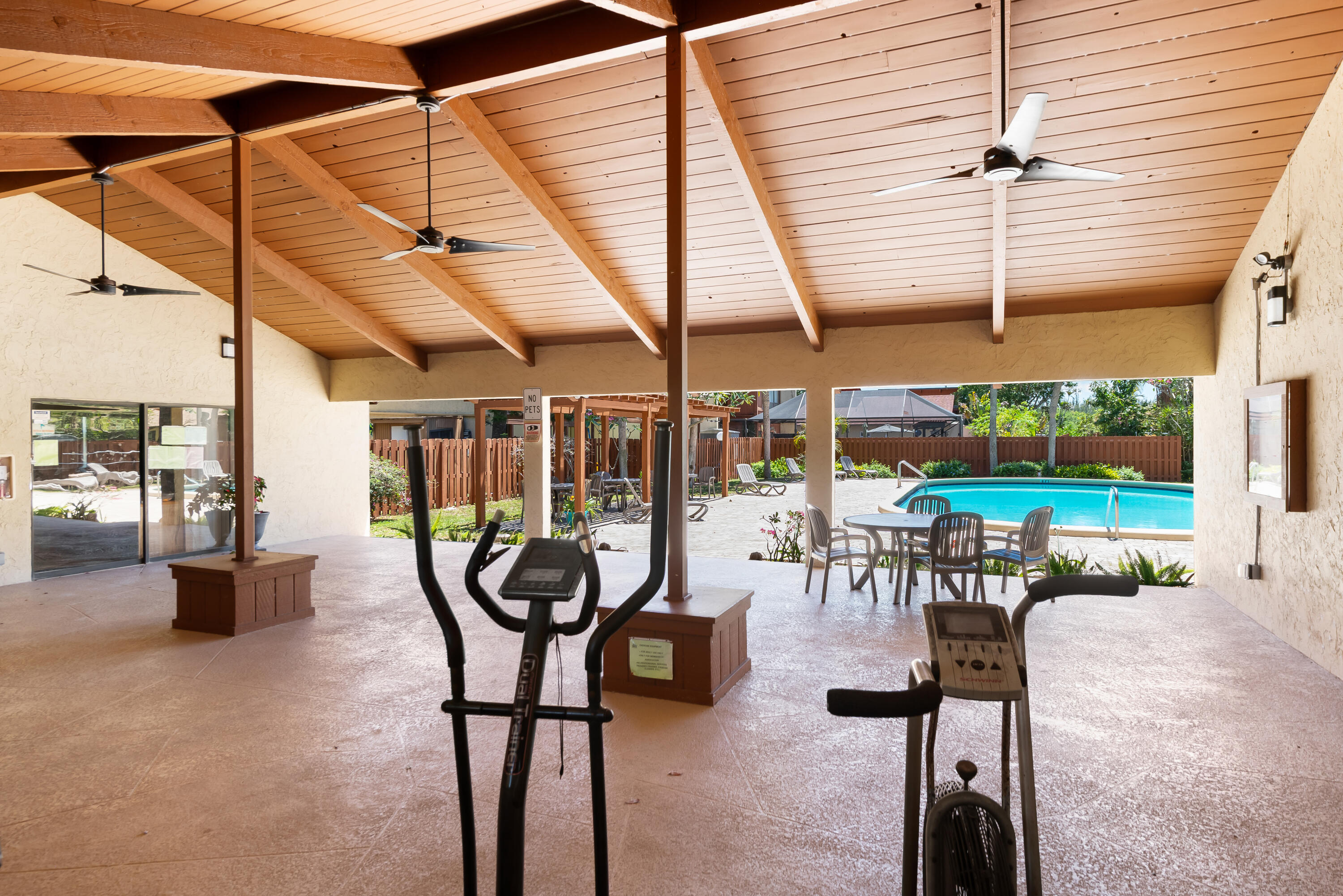 PALM-AIRE VILLAGE 4TH SECTION - Residential