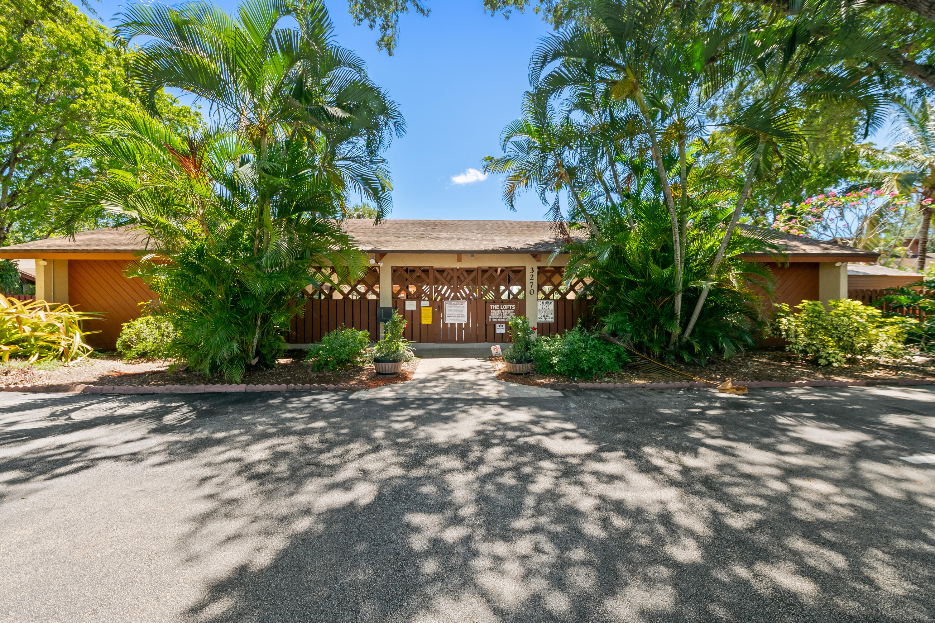 PALM-AIRE VILLAGE 4TH SECTION - Residential