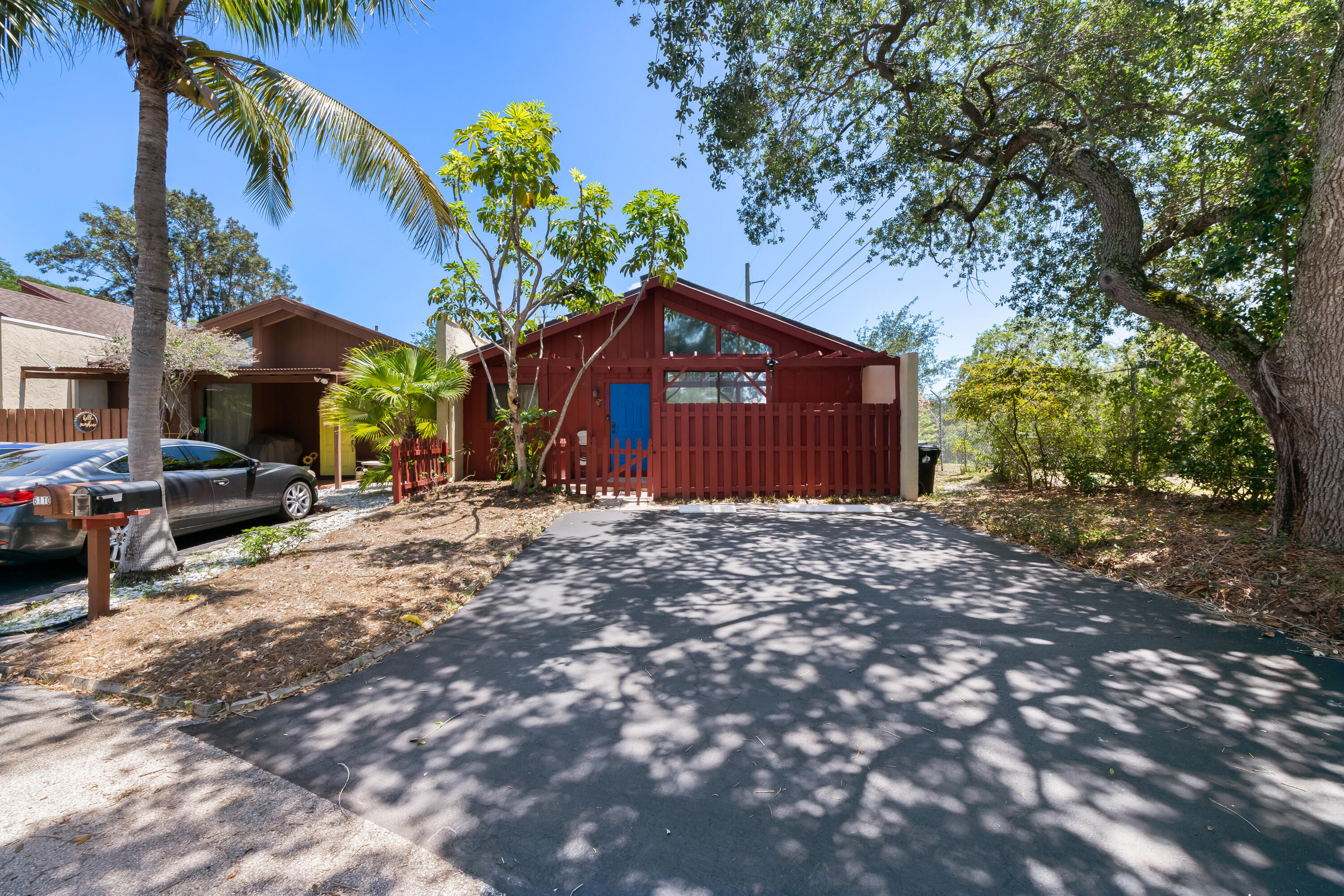 PALM-AIRE VILLAGE 4TH SECTION - Residential