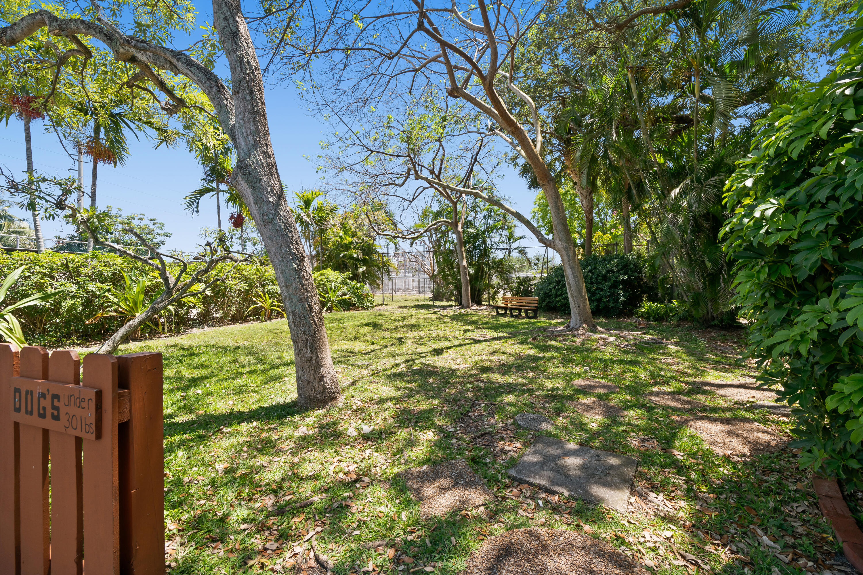 PALM-AIRE VILLAGE 4TH SECTION - Residential