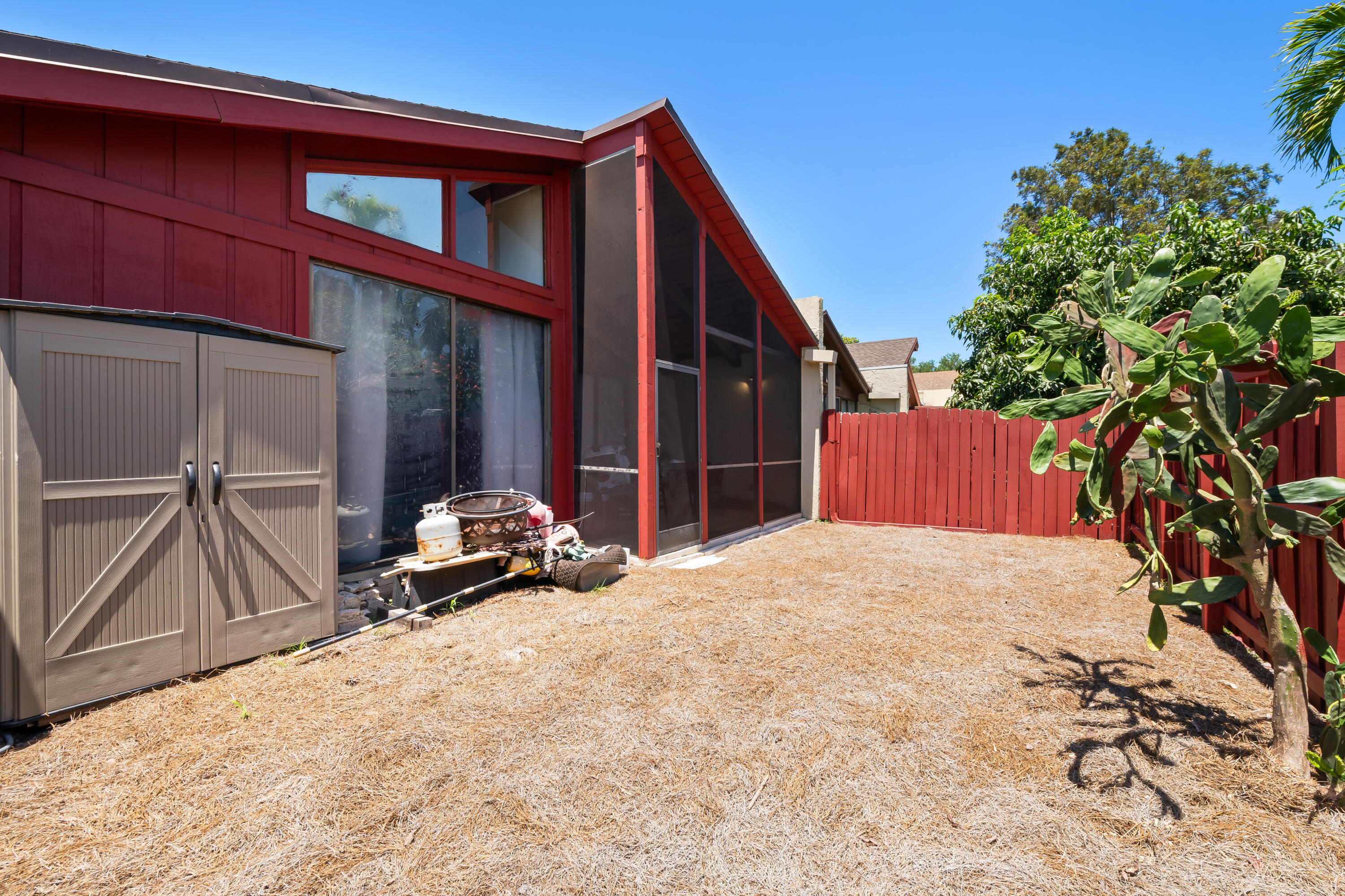 PALM-AIRE VILLAGE 4TH SECTION - Residential