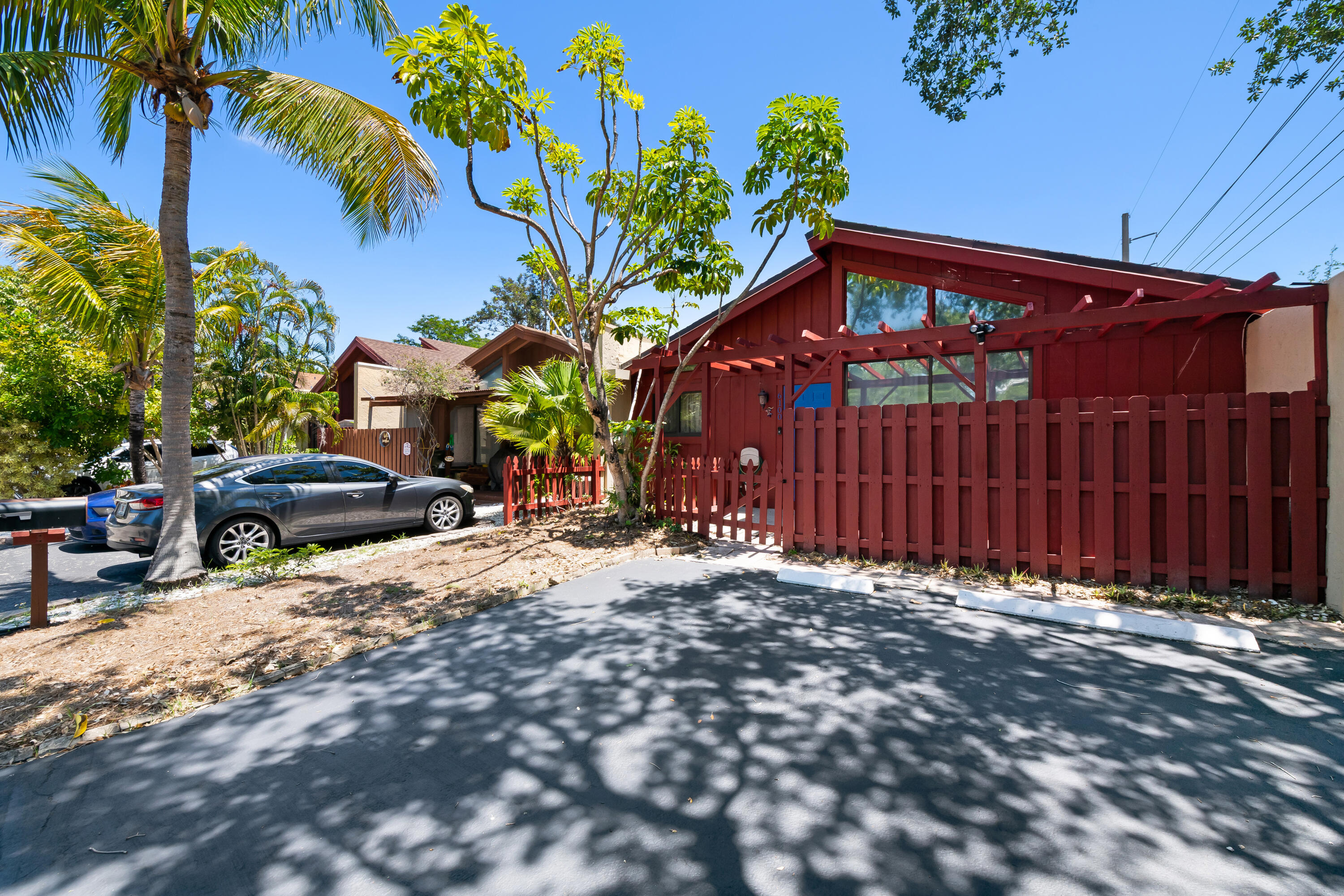 PALM-AIRE VILLAGE 4TH SECTION - Residential