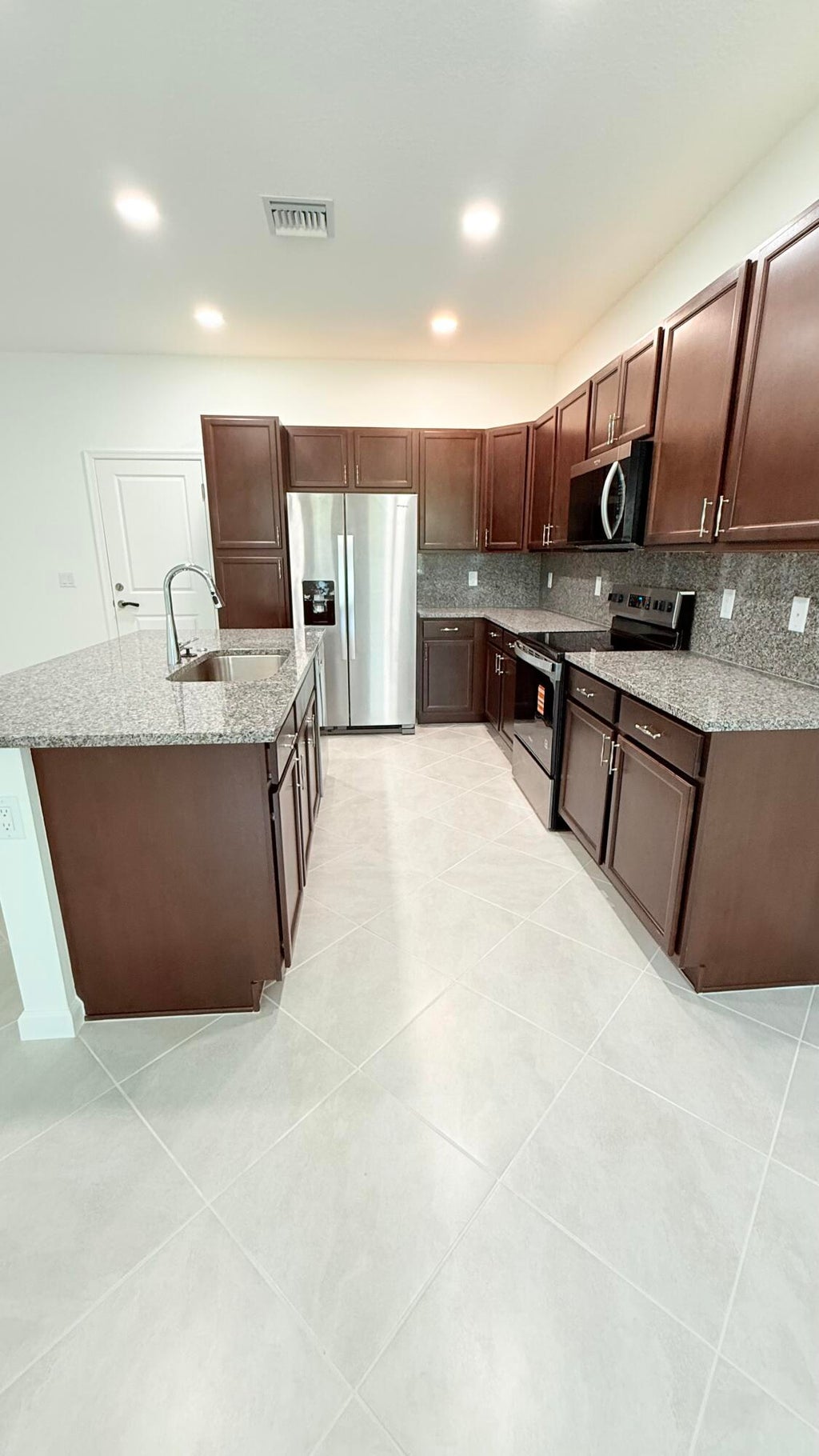 Photo of 4394 S Longwood Lk Square, Westlake, FL 33470 (MLS # B26023025)