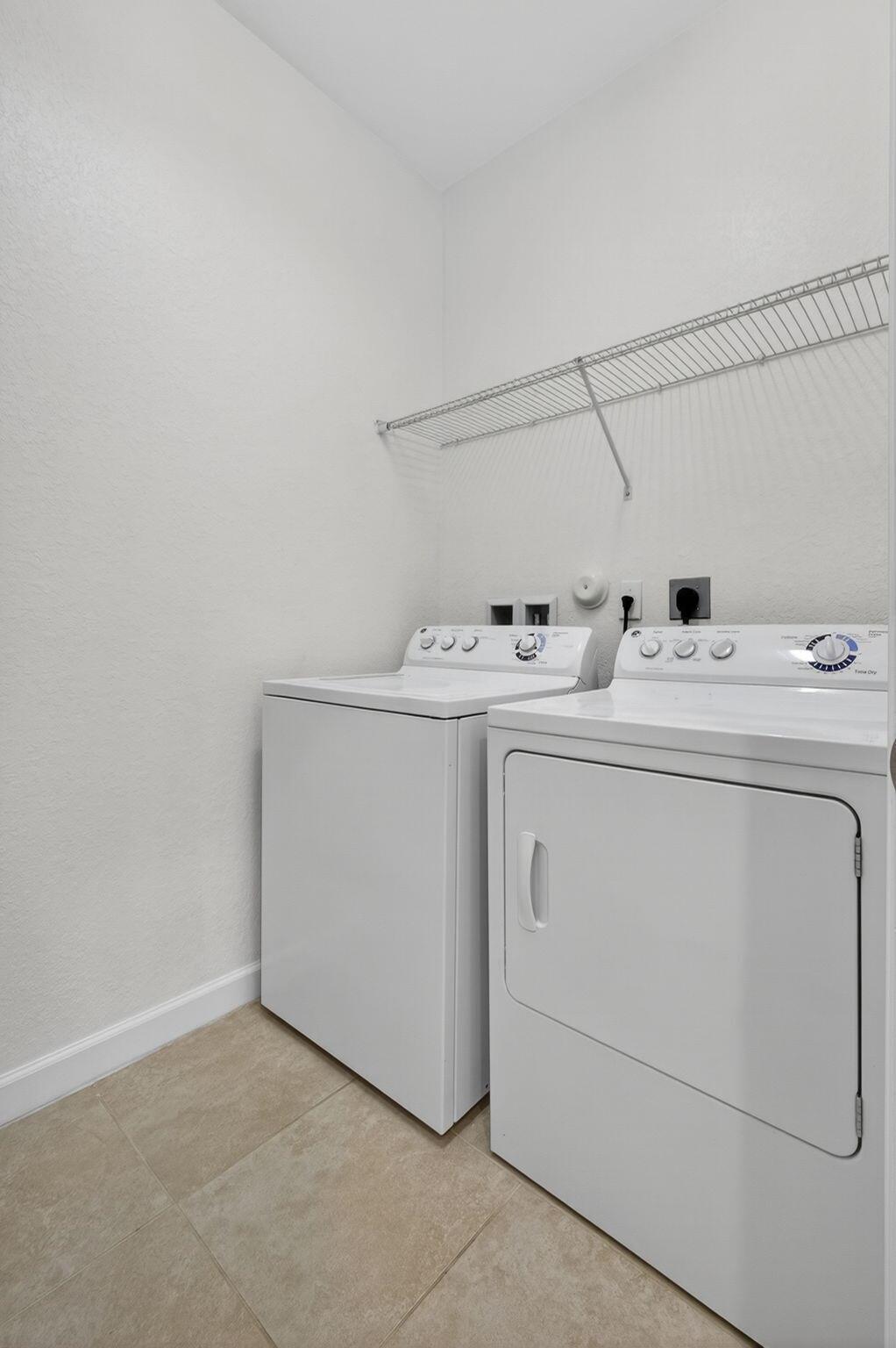 WELLINGTON PARC - Residential Lease