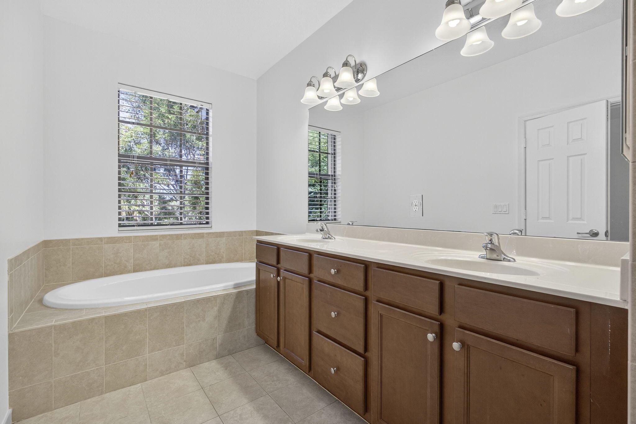 WELLINGTON PARC - Residential Lease