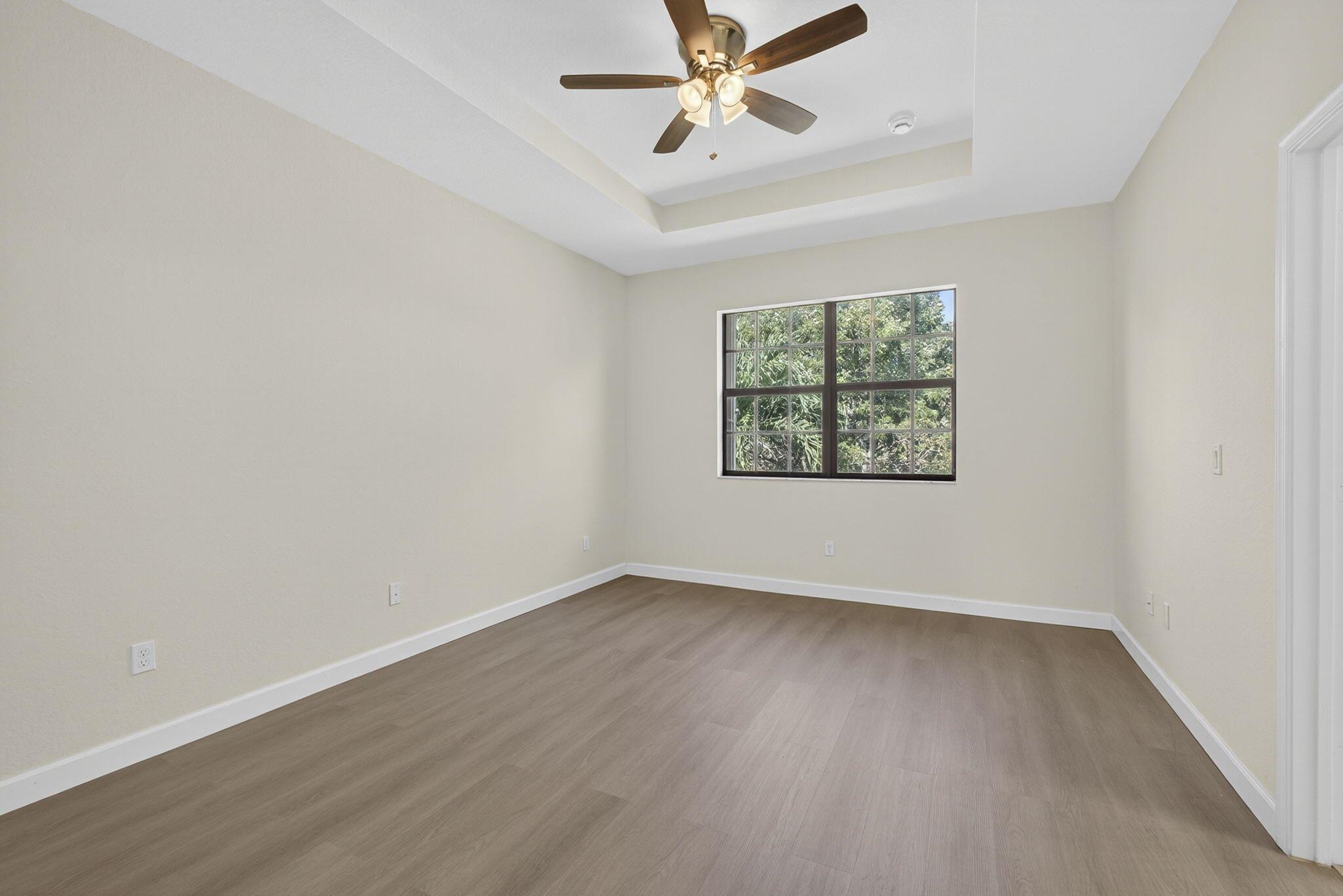 WELLINGTON PARC - Residential Lease