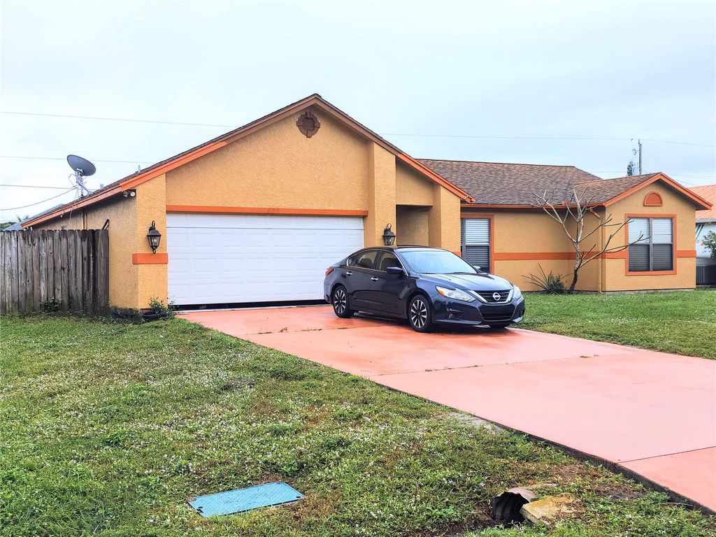 Photo of 622 SW Badger Terrace, Port Saint Lucie, FL 34953 (MLS # F10415161)