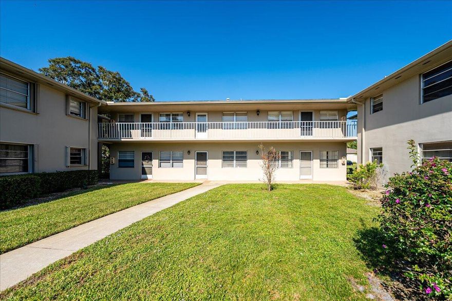 Ground-floor 1BD/1.5BATH condo in Vista St. Lucie—handyman special priced to sell! Great location near clubhouse and pool. Active 55+ community with pickleball, tennis, gym, billiards, library, and more. Monthly fee covers water, trash, cable, internet, landscaping, roofs, insurance, and building maintenance. Close to shopping, dining, and beaches. Make it your​​‌​​​​‌​‌​​​‌‌​​​‌‌‌​​‌​​‌‌​​​​ own!