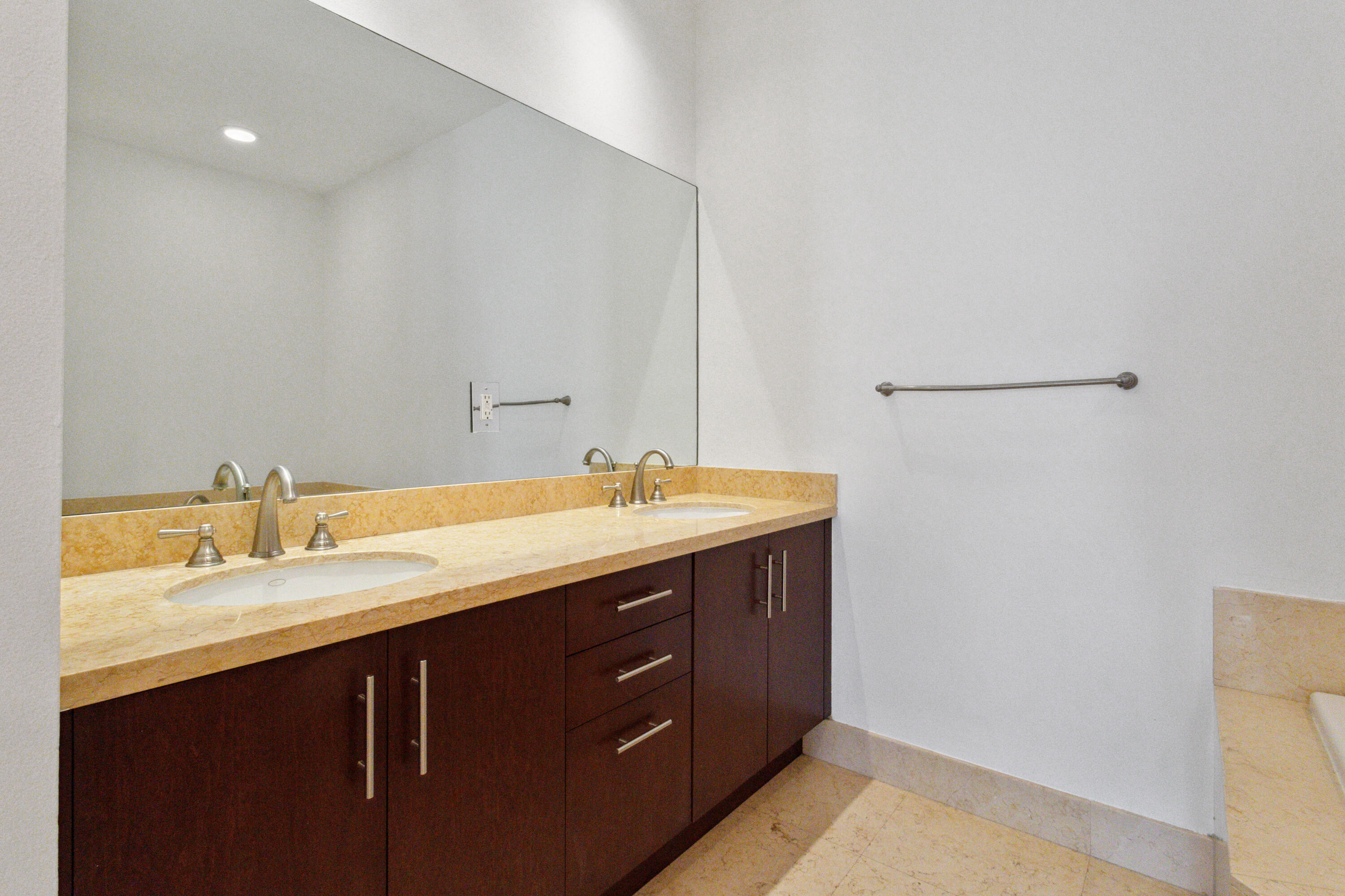 ROYAL ATLANTIC IN DELRAY - Residential Lease