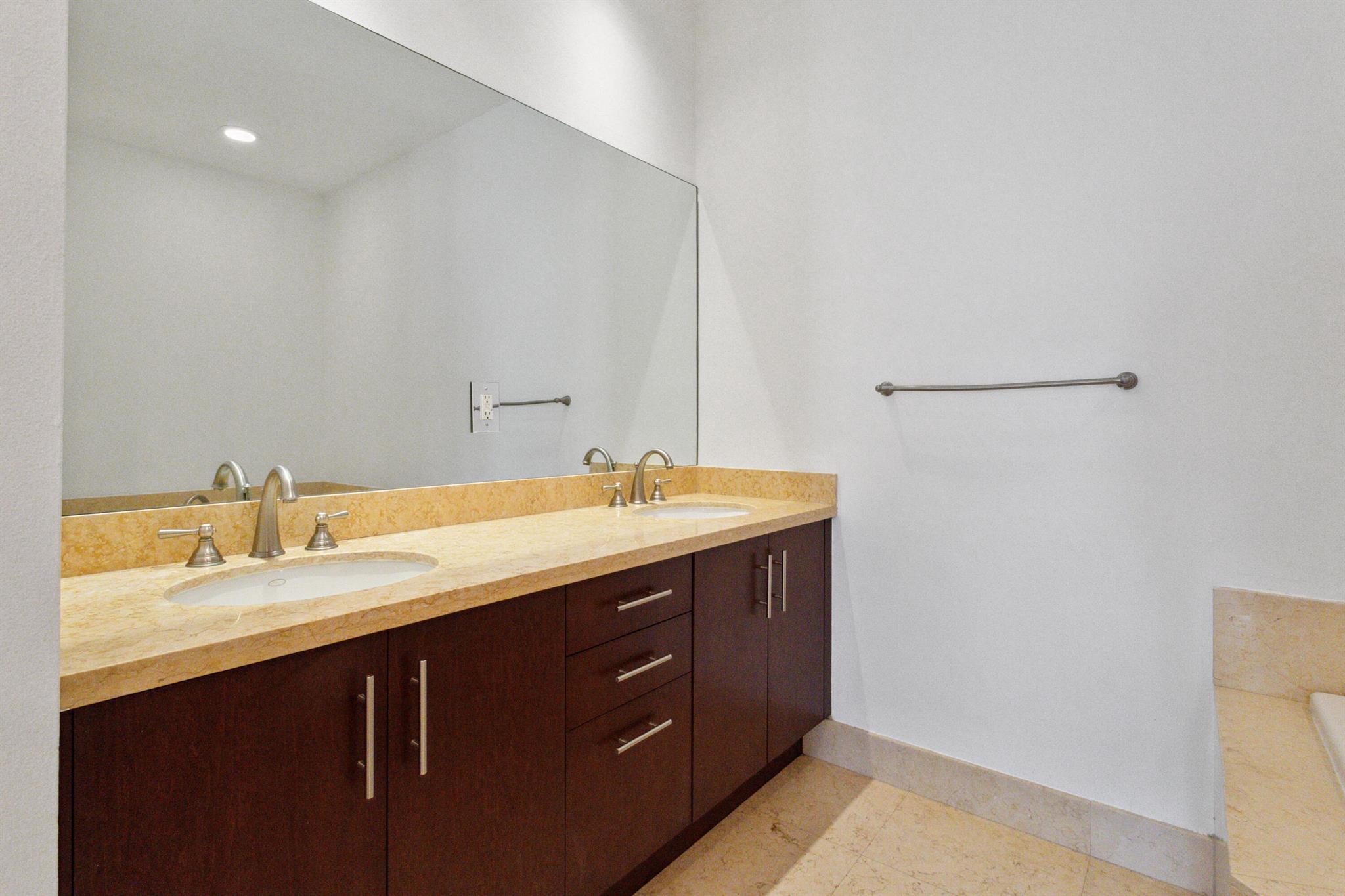 ROYAL ATLANTIC IN DELRAY - Residential Lease