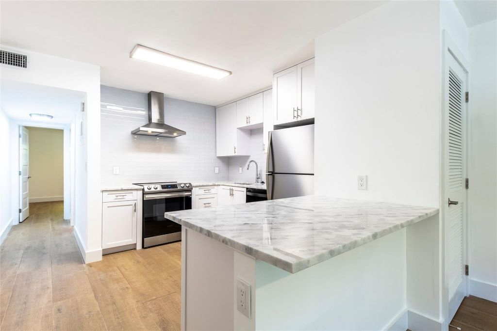 Photo of 530 S Federal Highway #11, Fort Lauderdale, FL 33301 (MLS # F10513987)