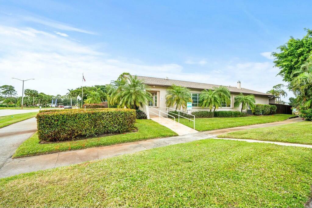 7410 Pine Forest Circle W