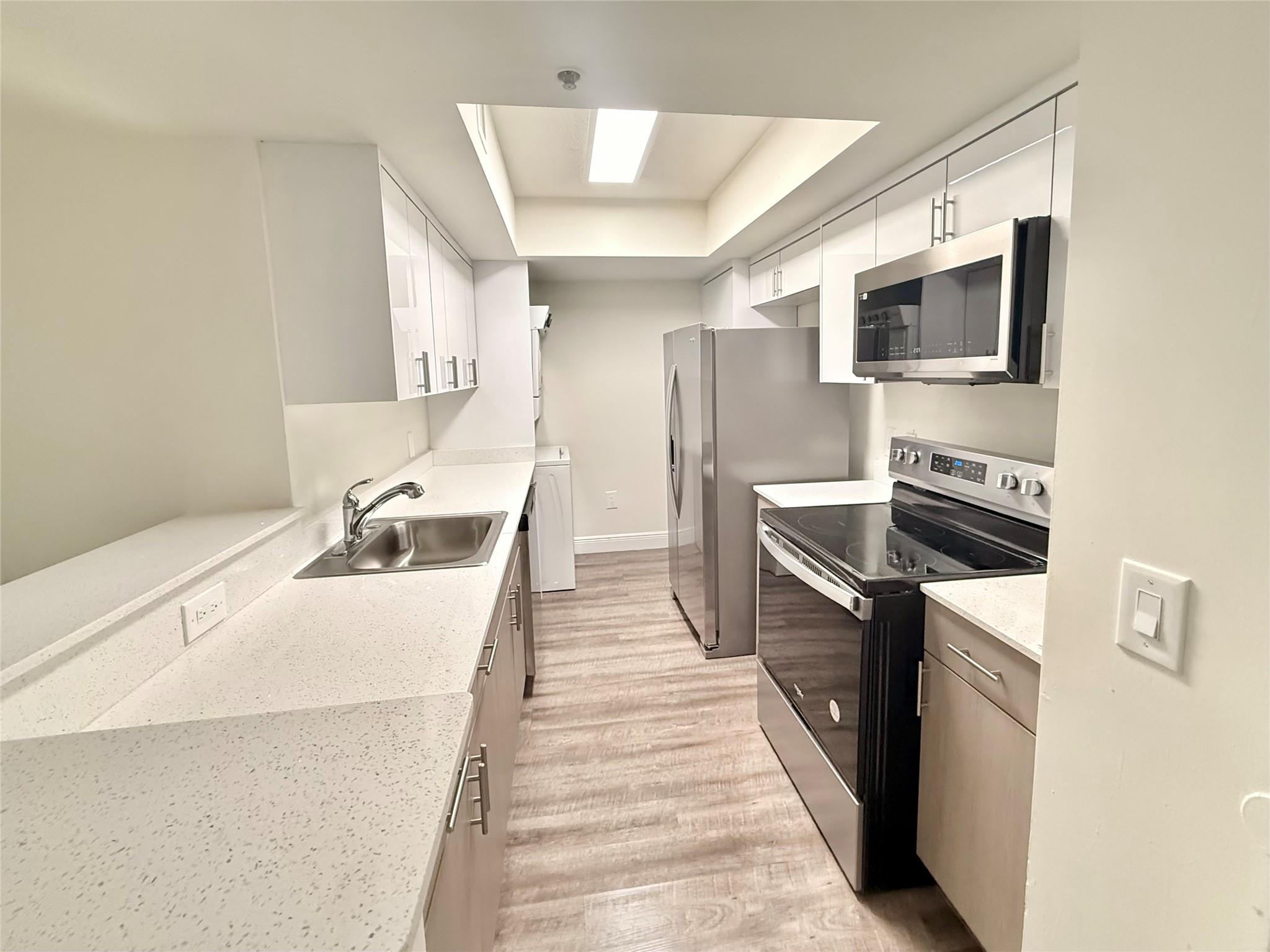 Country Club Towers - Residential Lease