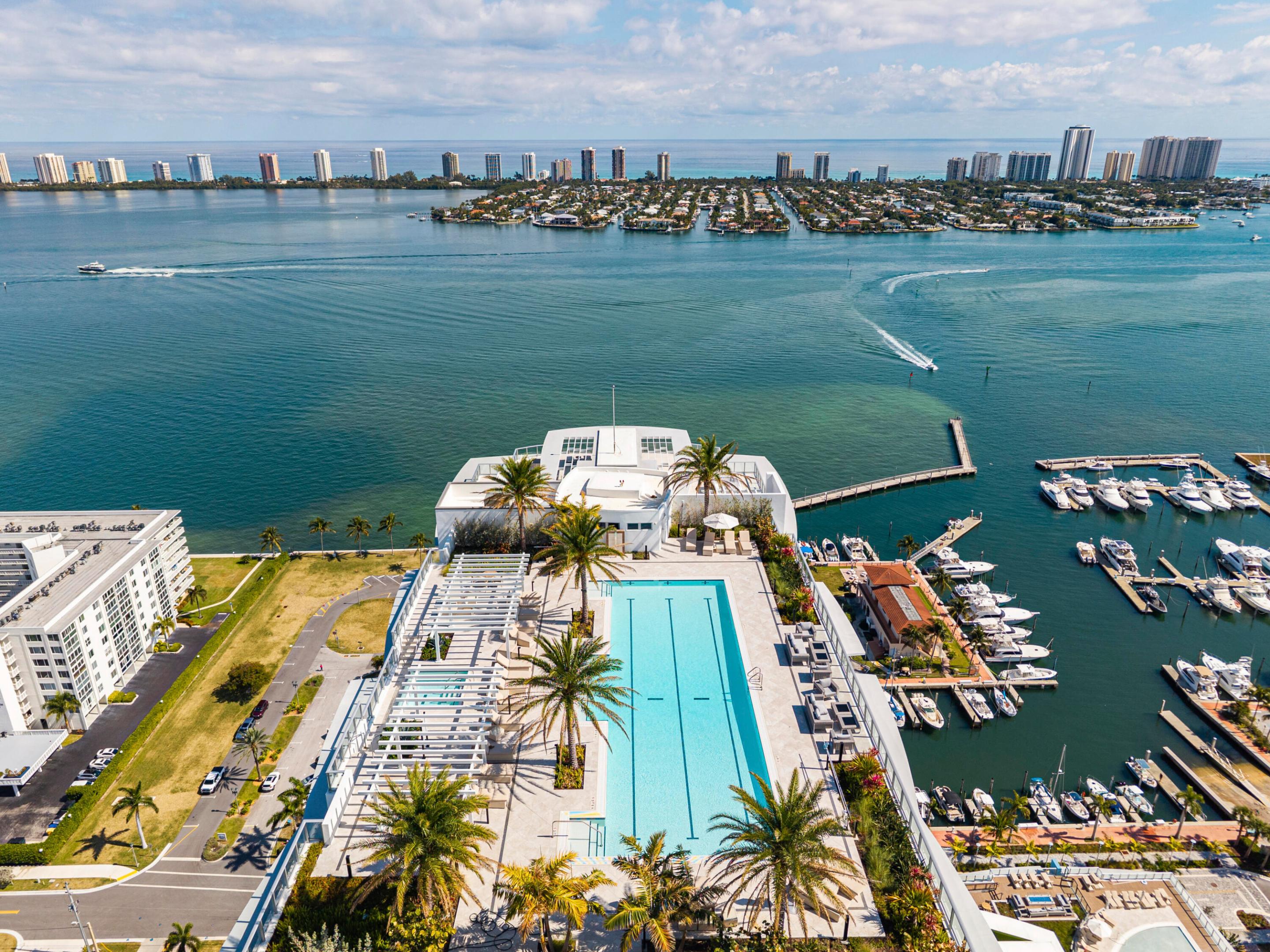 NAUTILUS 220 CONDOMINIUM - Residential