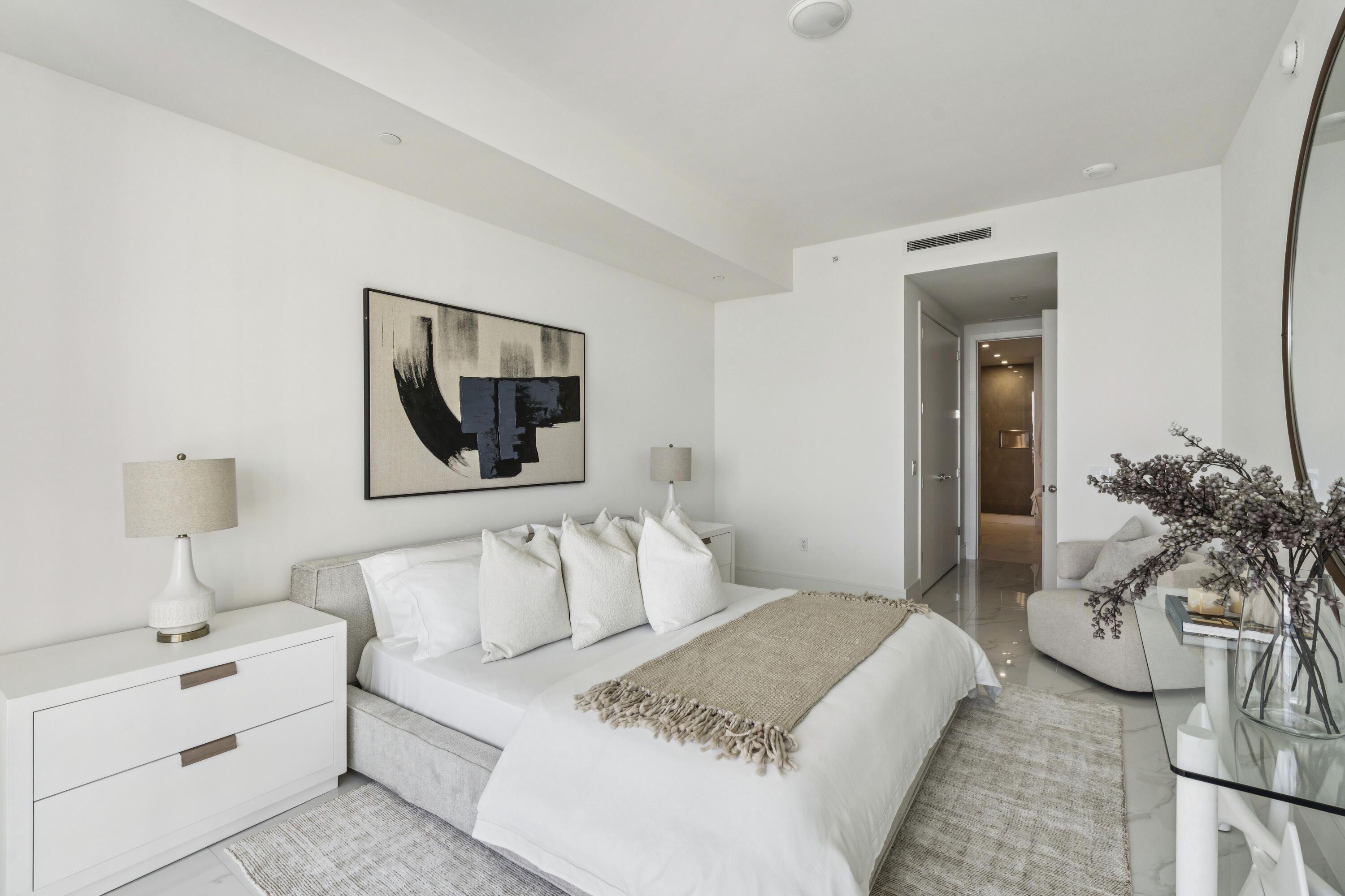 NAUTILUS 220 CONDOMINIUM - Residential