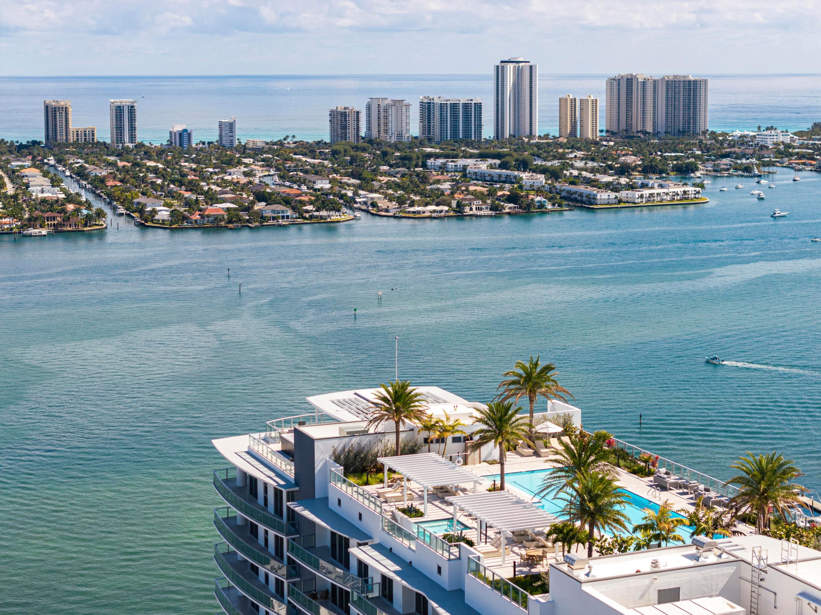 NAUTILUS 220 CONDOMINIUM - Residential