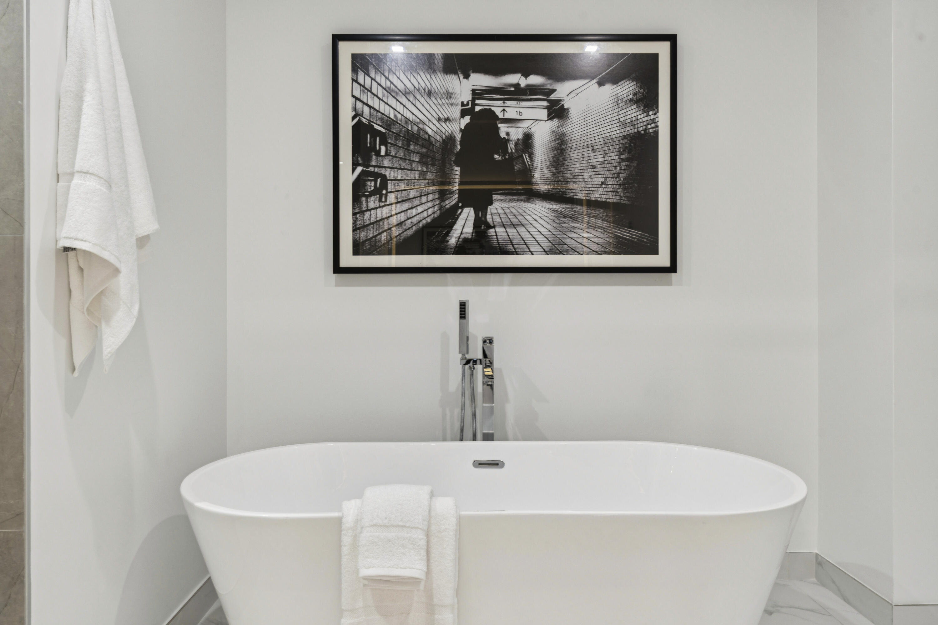 NAUTILUS 220 CONDOMINIUM - Residential