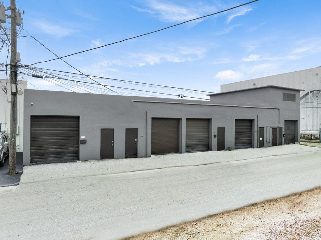 Photo of 1620 NE 12th Terrace #1620-1630, Fort Lauderdale, FL (MLS # F10506173)