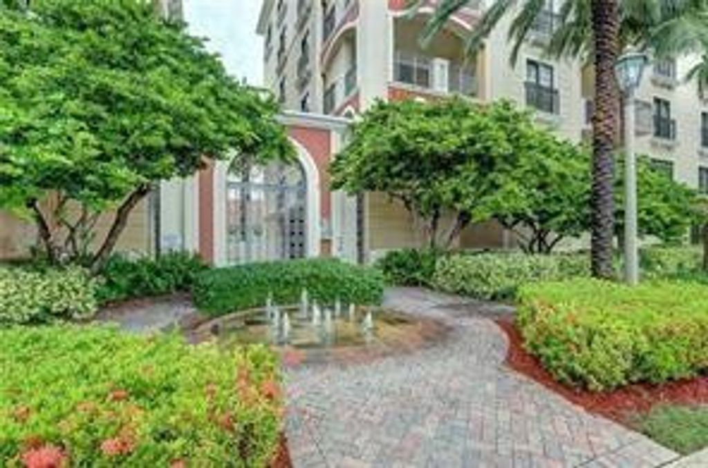 Photo of 2409 N Ocean Boulevard #427, Fort Lauderdale, FL 33305 (MLS # F10526825)