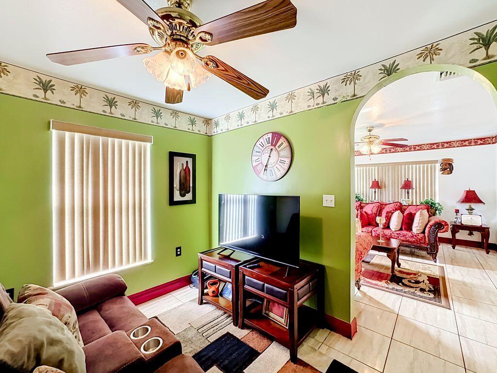 2914 ZORA NEAL Drive