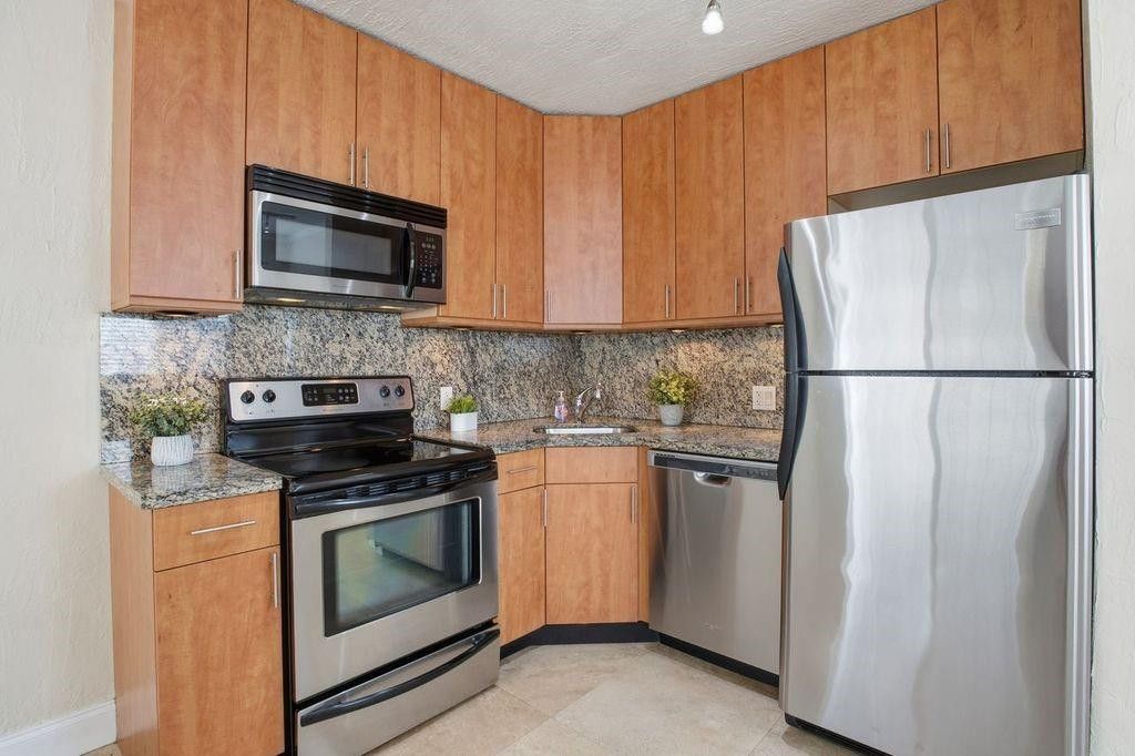 Photo of 1892 NE 46th Street #B4, Fort Lauderdale, FL 33308 (MLS # F10543478)